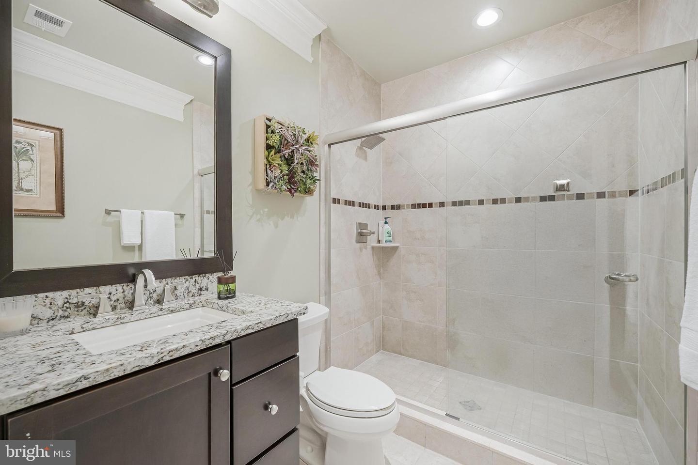 620 N LINCOLN ST, ARLINGTON, Virginia 22201, 6 Bedrooms Bedrooms, ,6 BathroomsBathrooms,Residential,For sale,620 N LINCOLN ST,VAAR2055994 MLS # VAAR2055994