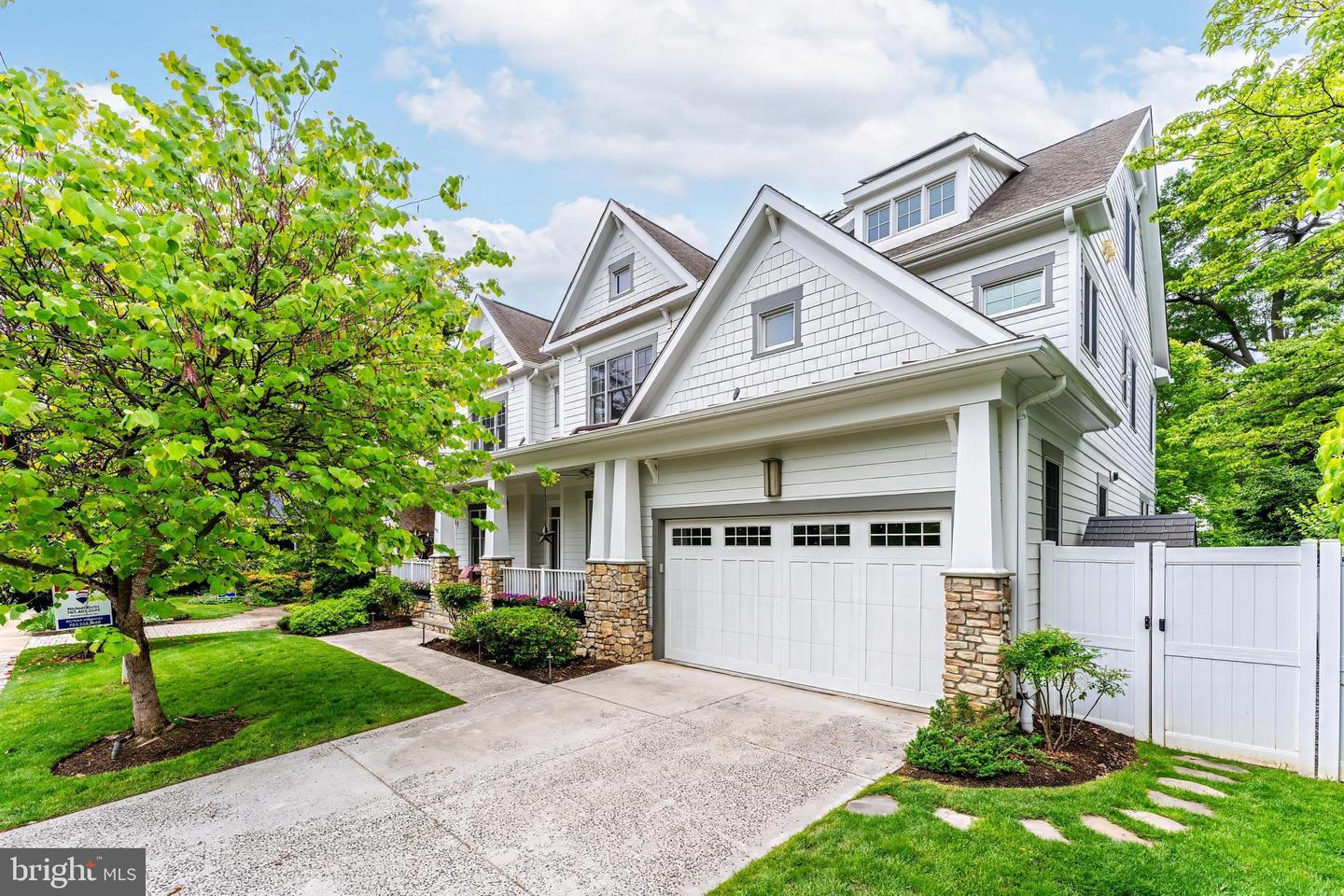620 N LINCOLN ST, ARLINGTON, Virginia 22201, 6 Bedrooms Bedrooms, ,6 BathroomsBathrooms,Residential,For sale,620 N LINCOLN ST,VAAR2055994 MLS # VAAR2055994