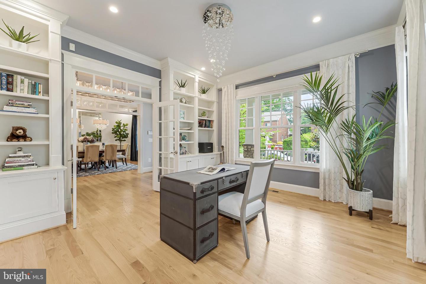 620 N LINCOLN ST, ARLINGTON, Virginia 22201, 6 Bedrooms Bedrooms, ,6 BathroomsBathrooms,Residential,For sale,620 N LINCOLN ST,VAAR2055994 MLS # VAAR2055994