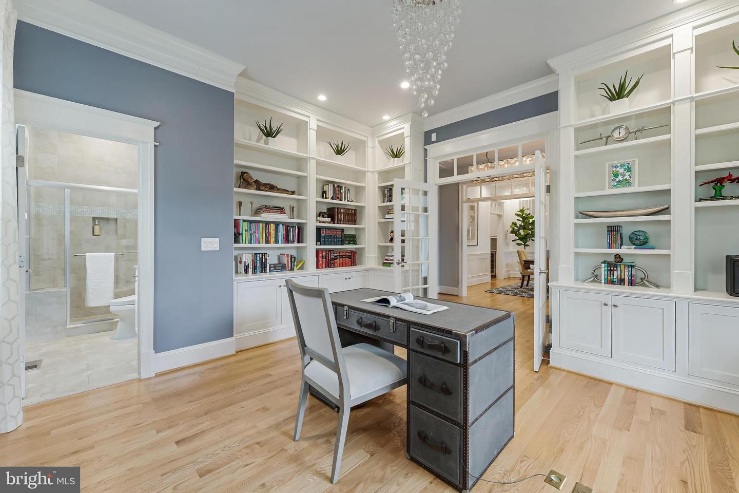 620 N LINCOLN ST, ARLINGTON, Virginia 22201, 6 Bedrooms Bedrooms, ,6 BathroomsBathrooms,Residential,For sale,620 N LINCOLN ST,VAAR2055994 MLS # VAAR2055994
