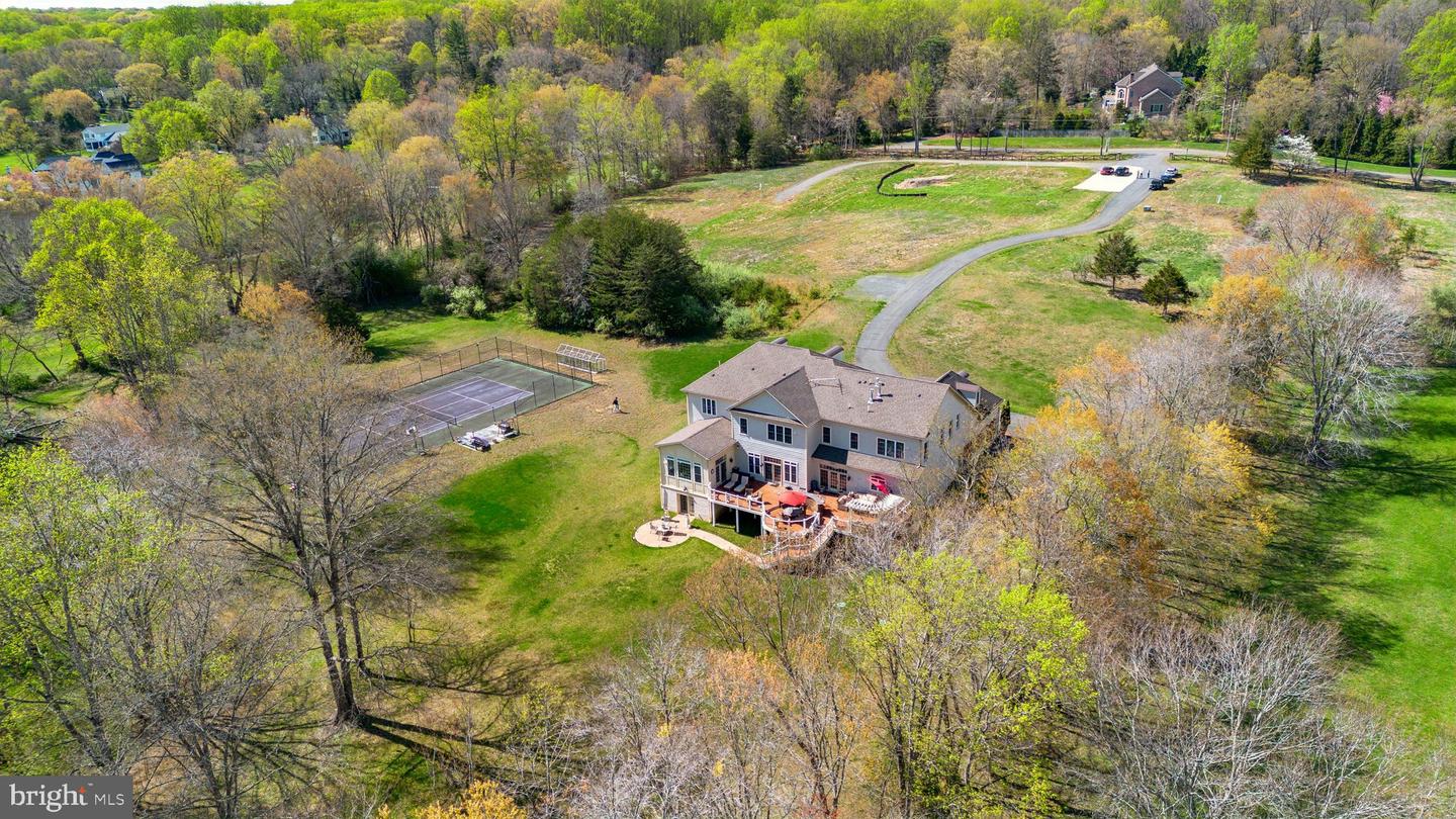 11561 STUART MILL RD, OAKTON, Virginia 22124, 5 Bedrooms Bedrooms, ,5 BathroomsBathrooms,Residential,For sale,11561 STUART MILL RD,VAFX2233984 MLS # VAFX2233984
