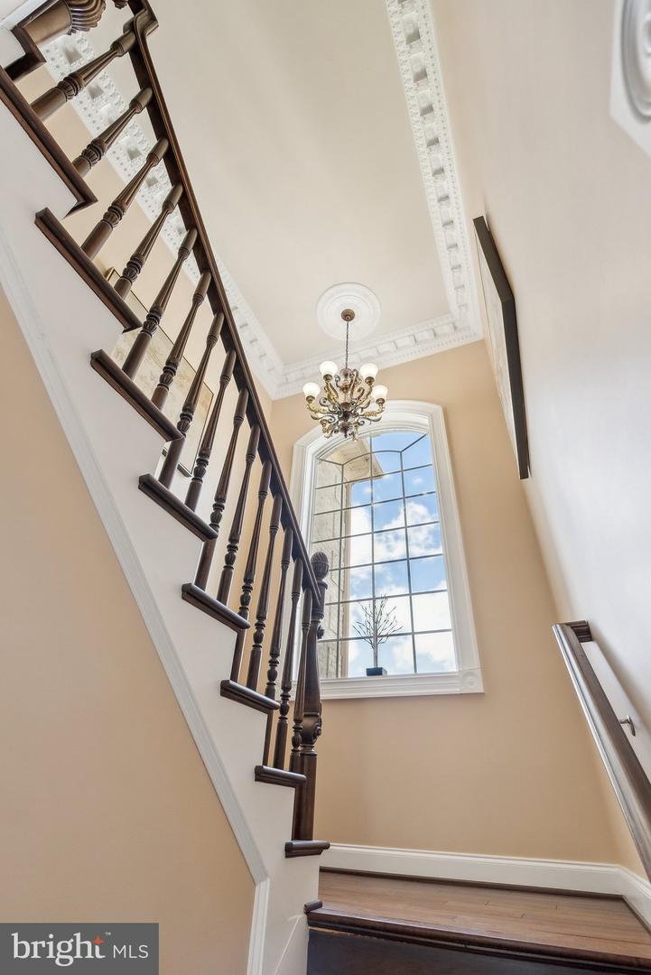 11561 STUART MILL RD, OAKTON, Virginia 22124, 5 Bedrooms Bedrooms, ,5 BathroomsBathrooms,Residential,For sale,11561 STUART MILL RD,VAFX2233984 MLS # VAFX2233984