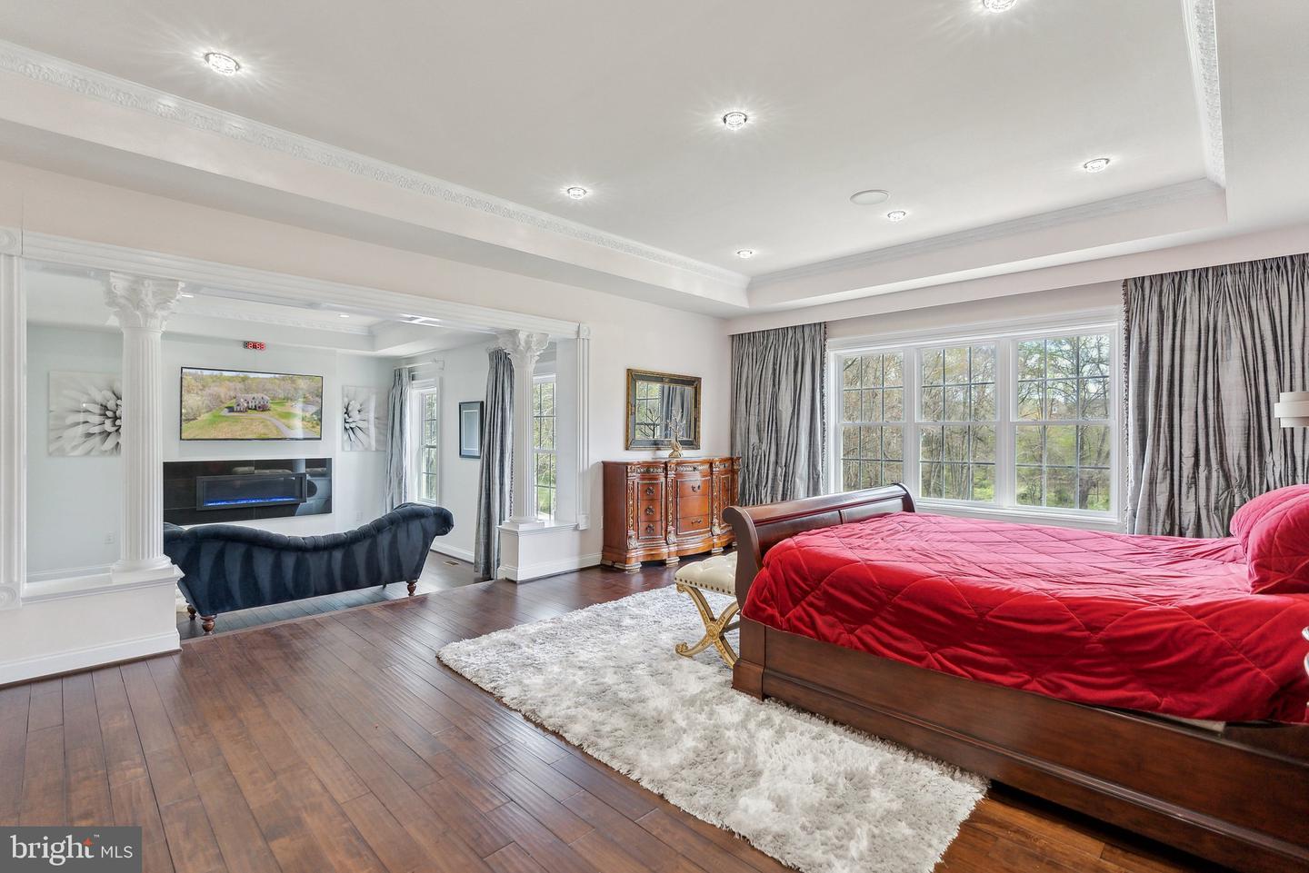 11561 STUART MILL RD, OAKTON, Virginia 22124, 5 Bedrooms Bedrooms, ,5 BathroomsBathrooms,Residential,For sale,11561 STUART MILL RD,VAFX2233984 MLS # VAFX2233984