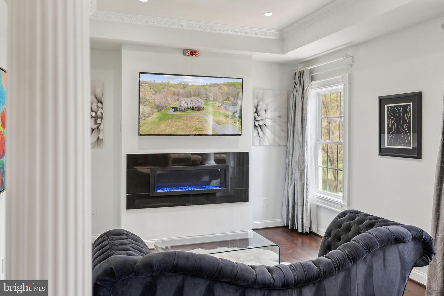11561 STUART MILL RD, OAKTON, Virginia 22124, 5 Bedrooms Bedrooms, ,5 BathroomsBathrooms,Residential,For sale,11561 STUART MILL RD,VAFX2233984 MLS # VAFX2233984