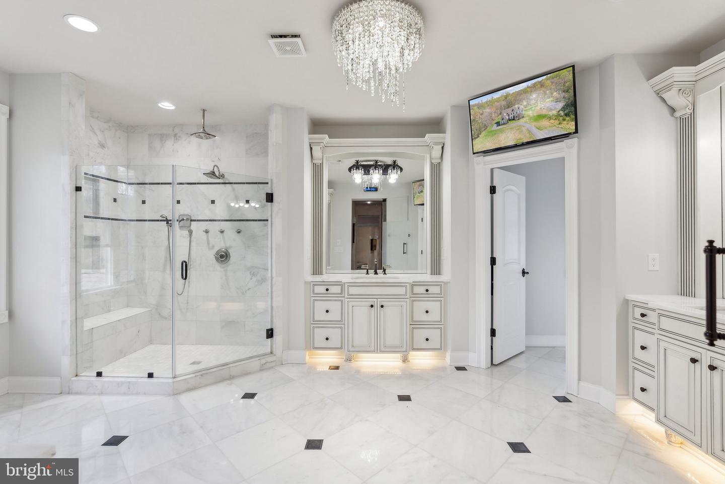 11561 STUART MILL RD, OAKTON, Virginia 22124, 5 Bedrooms Bedrooms, ,5 BathroomsBathrooms,Residential,For sale,11561 STUART MILL RD,VAFX2233984 MLS # VAFX2233984