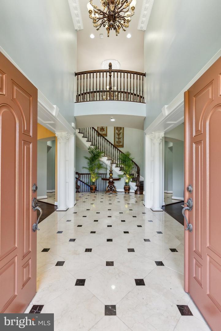 11561 STUART MILL RD, OAKTON, Virginia 22124, 5 Bedrooms Bedrooms, ,5 BathroomsBathrooms,Residential,For sale,11561 STUART MILL RD,VAFX2233984 MLS # VAFX2233984