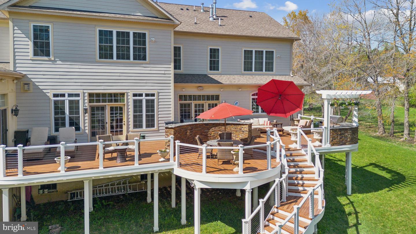 11561 STUART MILL RD, OAKTON, Virginia 22124, 5 Bedrooms Bedrooms, ,5 BathroomsBathrooms,Residential,For sale,11561 STUART MILL RD,VAFX2233984 MLS # VAFX2233984