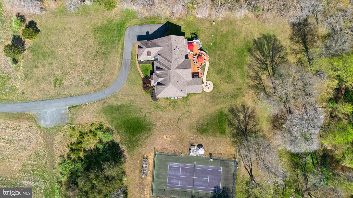11561 STUART MILL RD, OAKTON, Virginia 22124, 5 Bedrooms Bedrooms, ,5 BathroomsBathrooms,Residential,For sale,11561 STUART MILL RD,VAFX2233984 MLS # VAFX2233984