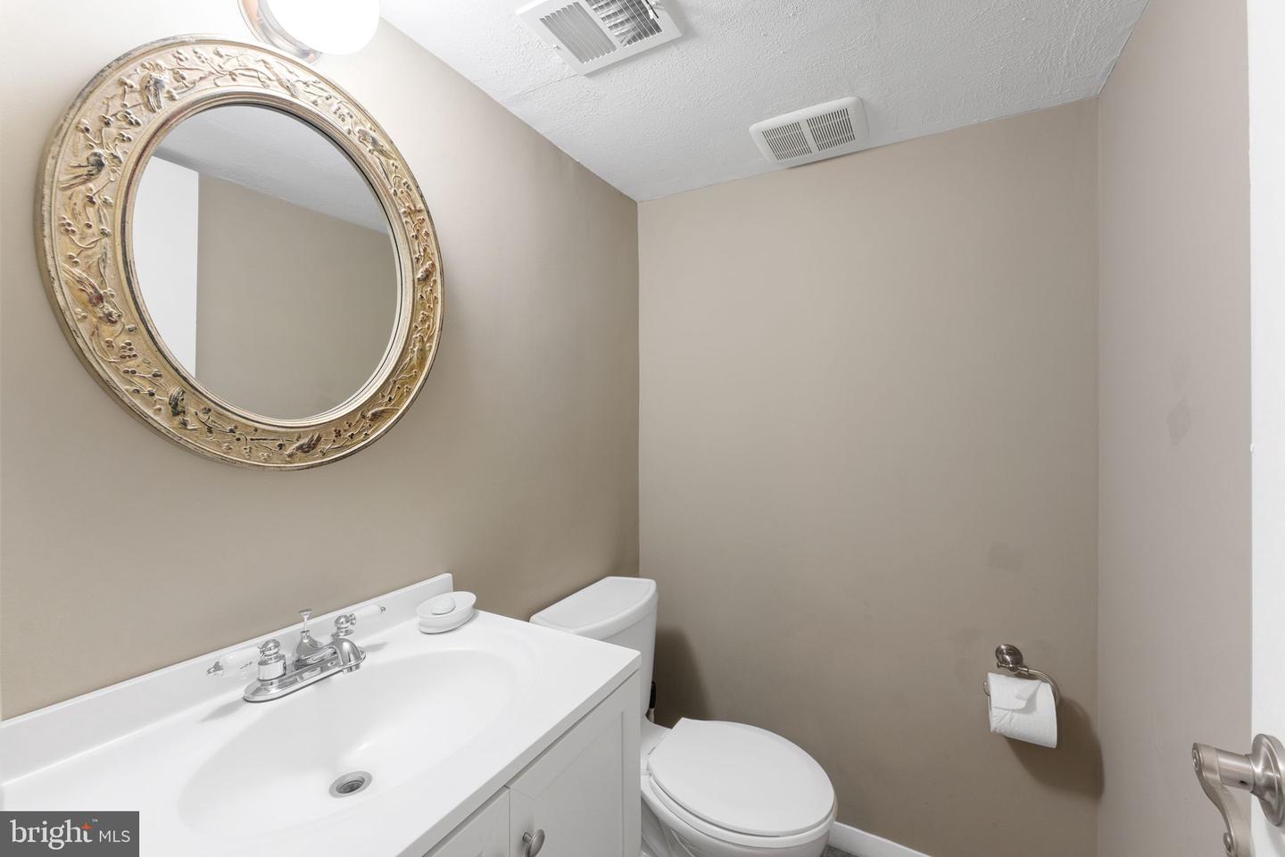 1823 WESTMORELAND ST, MCLEAN, Virginia 22101, 5 Bedrooms Bedrooms, ,4 BathroomsBathrooms,Residential,For sale,1823 WESTMORELAND ST,VAFX2234214 MLS # VAFX2234214