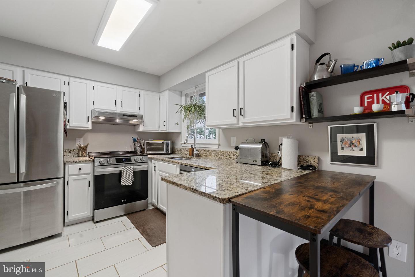 257 DAVIS AVE SW, LEESBURG, Virginia 20175, 3 Bedrooms Bedrooms, ,2 BathroomsBathrooms,Residential,For sale,257 DAVIS AVE SW,VALO2094010 MLS # VALO2094010