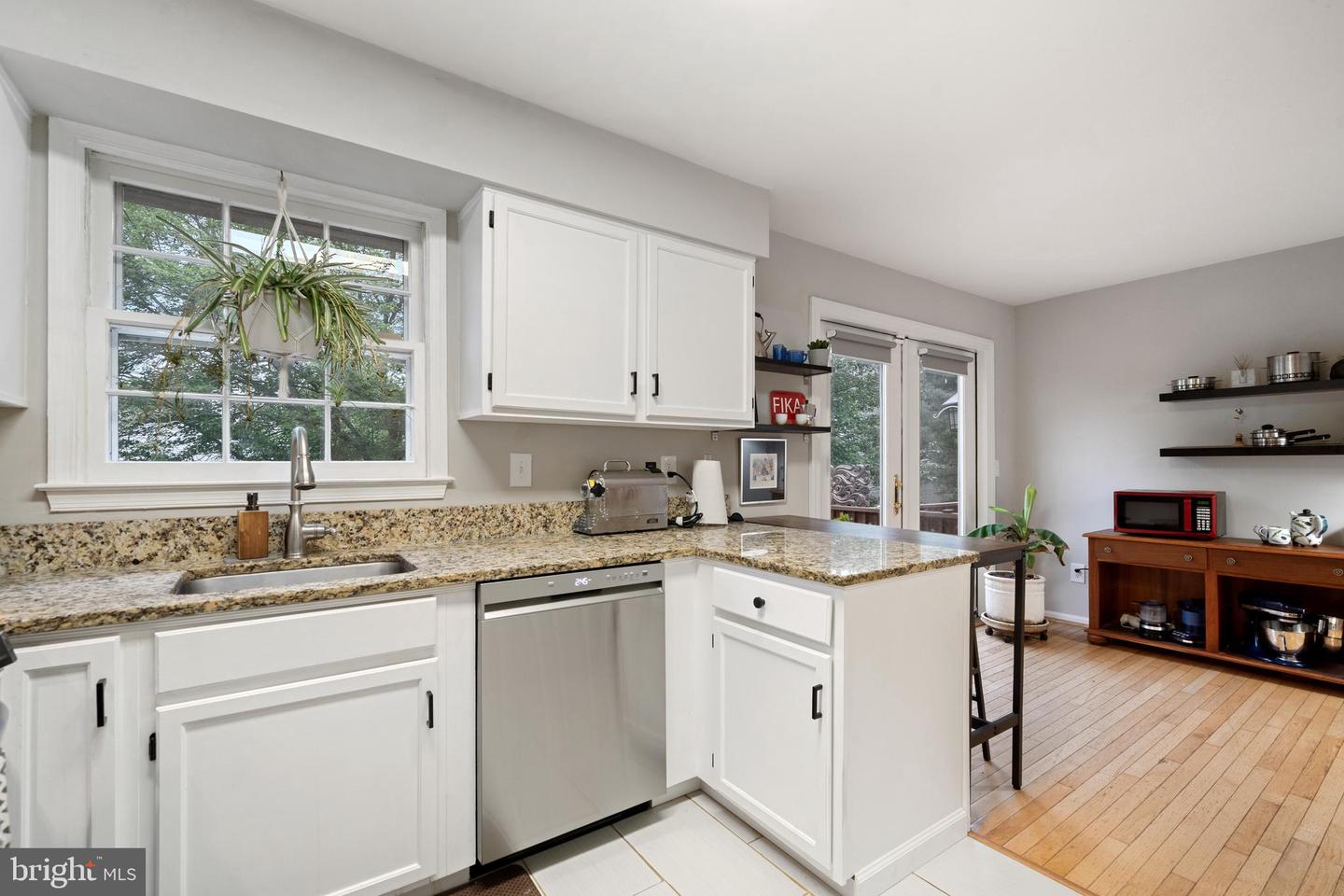 257 DAVIS AVE SW, LEESBURG, Virginia 20175, 3 Bedrooms Bedrooms, ,2 BathroomsBathrooms,Residential,For sale,257 DAVIS AVE SW,VALO2094010 MLS # VALO2094010