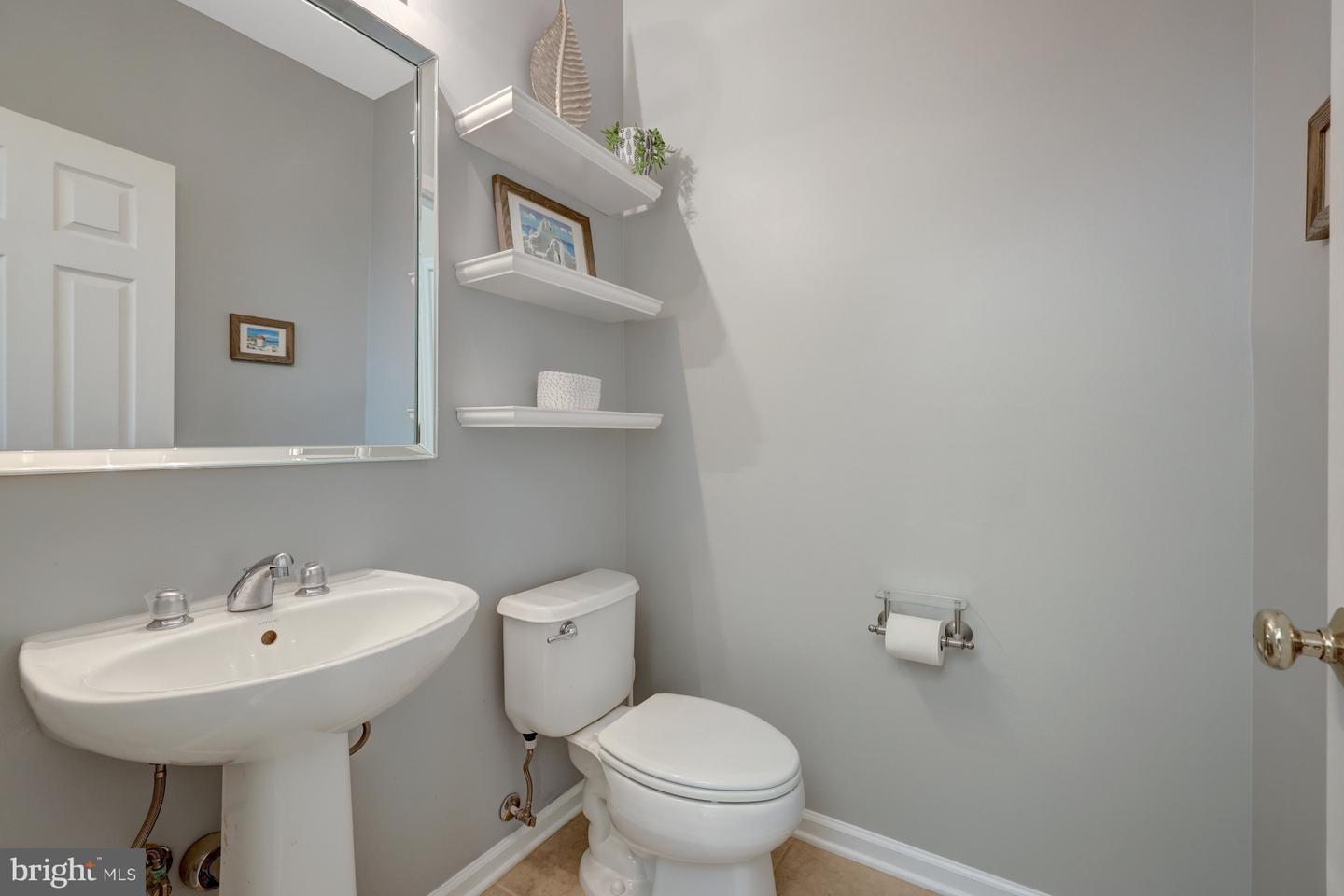 20385 BELMONT PARK TER #102, ASHBURN, Virginia 20147, 2 Bedrooms Bedrooms, ,2 BathroomsBathrooms,Residential,For sale,20385 BELMONT PARK TER #102,VALO2094014 MLS # VALO2094014
