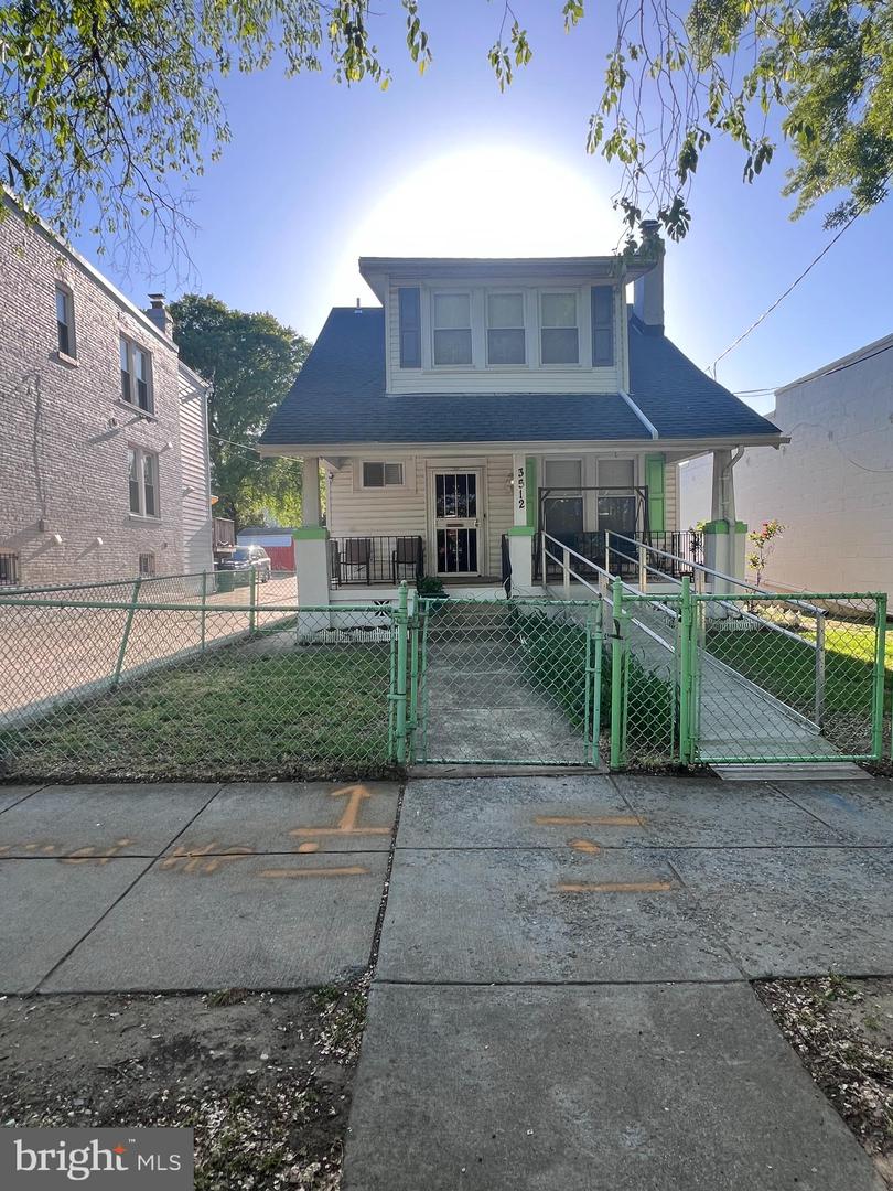 3512 18TH ST NE, WASHINGTON, District Of Columbia 20018, 3 Bedrooms Bedrooms, ,1 BathroomBathrooms,Residential,For sale,3512 18TH ST NE,DCDC2195706 MLS # DCDC2195706