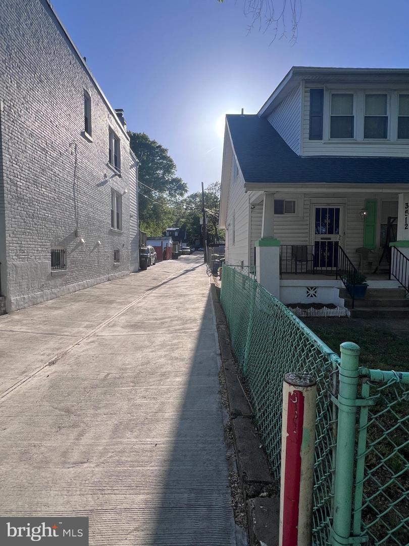 3512 18TH ST NE, WASHINGTON, District Of Columbia 20018, 3 Bedrooms Bedrooms, ,1 BathroomBathrooms,Residential,For sale,3512 18TH ST NE,DCDC2195706 MLS # DCDC2195706