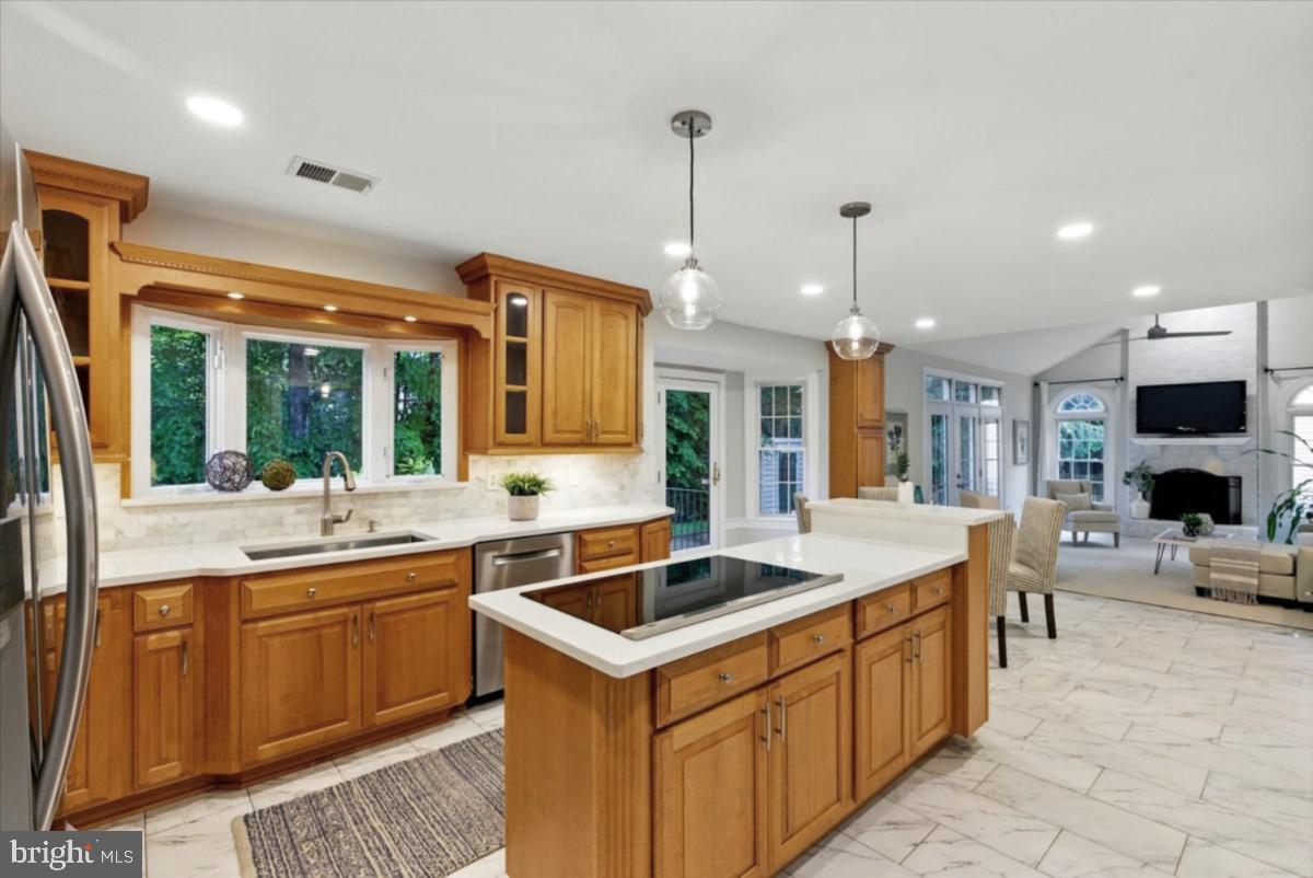 9310 HALLSTON CT, FAIRFAX STATION, Virginia 22039, 5 Bedrooms Bedrooms, ,4 BathroomsBathrooms,Residential,For sale,9310 HALLSTON CT,VAFX2234786 MLS # VAFX2234786