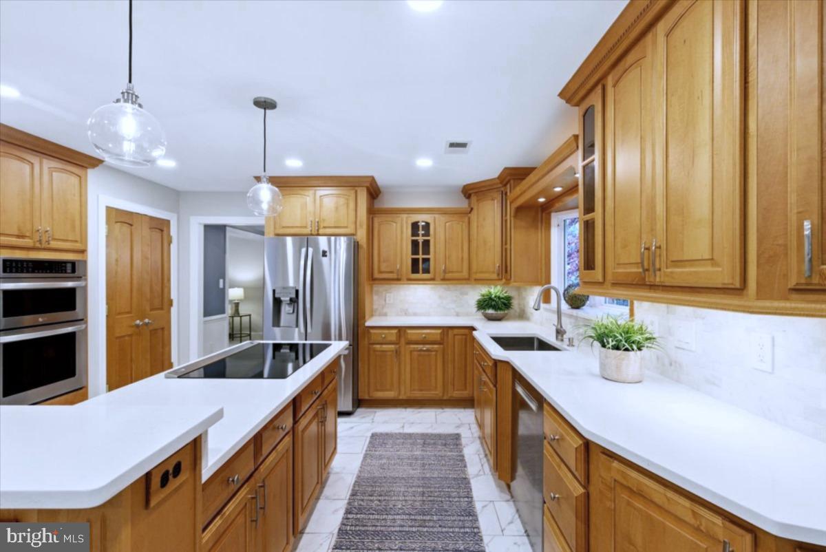 9310 HALLSTON CT, FAIRFAX STATION, Virginia 22039, 5 Bedrooms Bedrooms, ,4 BathroomsBathrooms,Residential,For sale,9310 HALLSTON CT,VAFX2234786 MLS # VAFX2234786
