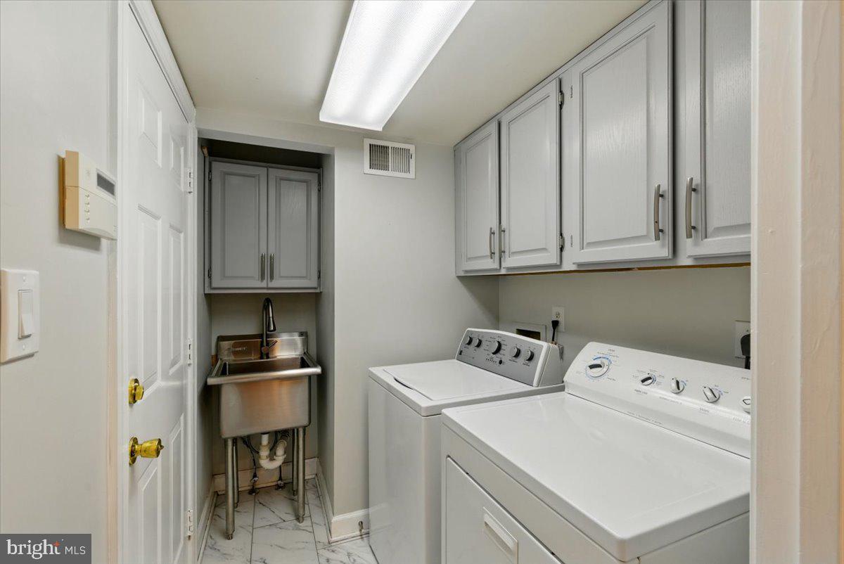 9310 HALLSTON CT, FAIRFAX STATION, Virginia 22039, 5 Bedrooms Bedrooms, ,4 BathroomsBathrooms,Residential,For sale,9310 HALLSTON CT,VAFX2234786 MLS # VAFX2234786