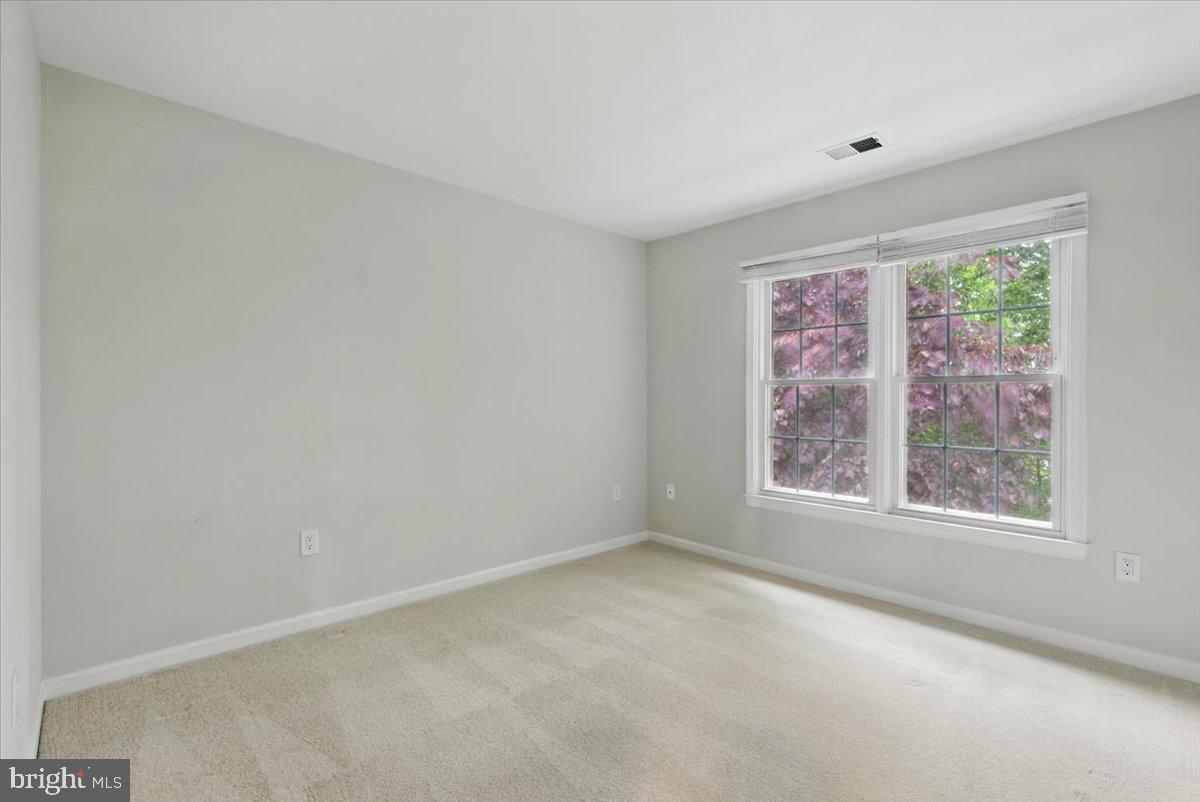 9310 HALLSTON CT, FAIRFAX STATION, Virginia 22039, 5 Bedrooms Bedrooms, ,4 BathroomsBathrooms,Residential,For sale,9310 HALLSTON CT,VAFX2234786 MLS # VAFX2234786