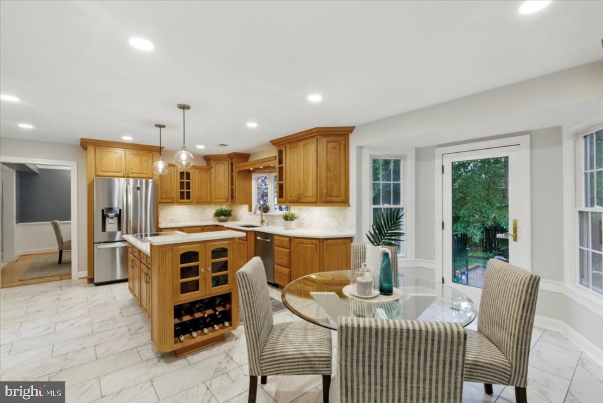 9310 HALLSTON CT, FAIRFAX STATION, Virginia 22039, 5 Bedrooms Bedrooms, ,4 BathroomsBathrooms,Residential,For sale,9310 HALLSTON CT,VAFX2234786 MLS # VAFX2234786