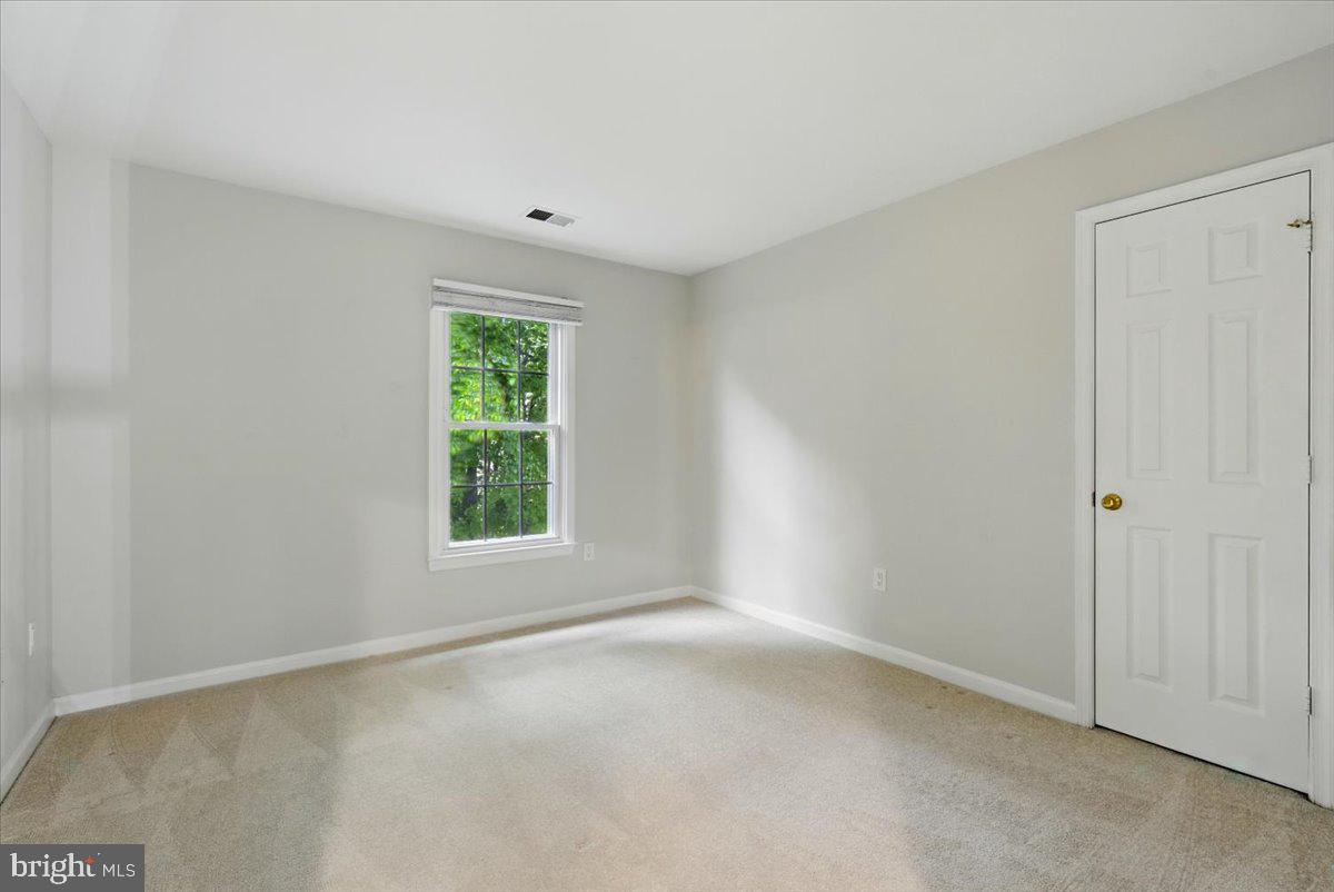 9310 HALLSTON CT, FAIRFAX STATION, Virginia 22039, 5 Bedrooms Bedrooms, ,4 BathroomsBathrooms,Residential,For sale,9310 HALLSTON CT,VAFX2234786 MLS # VAFX2234786