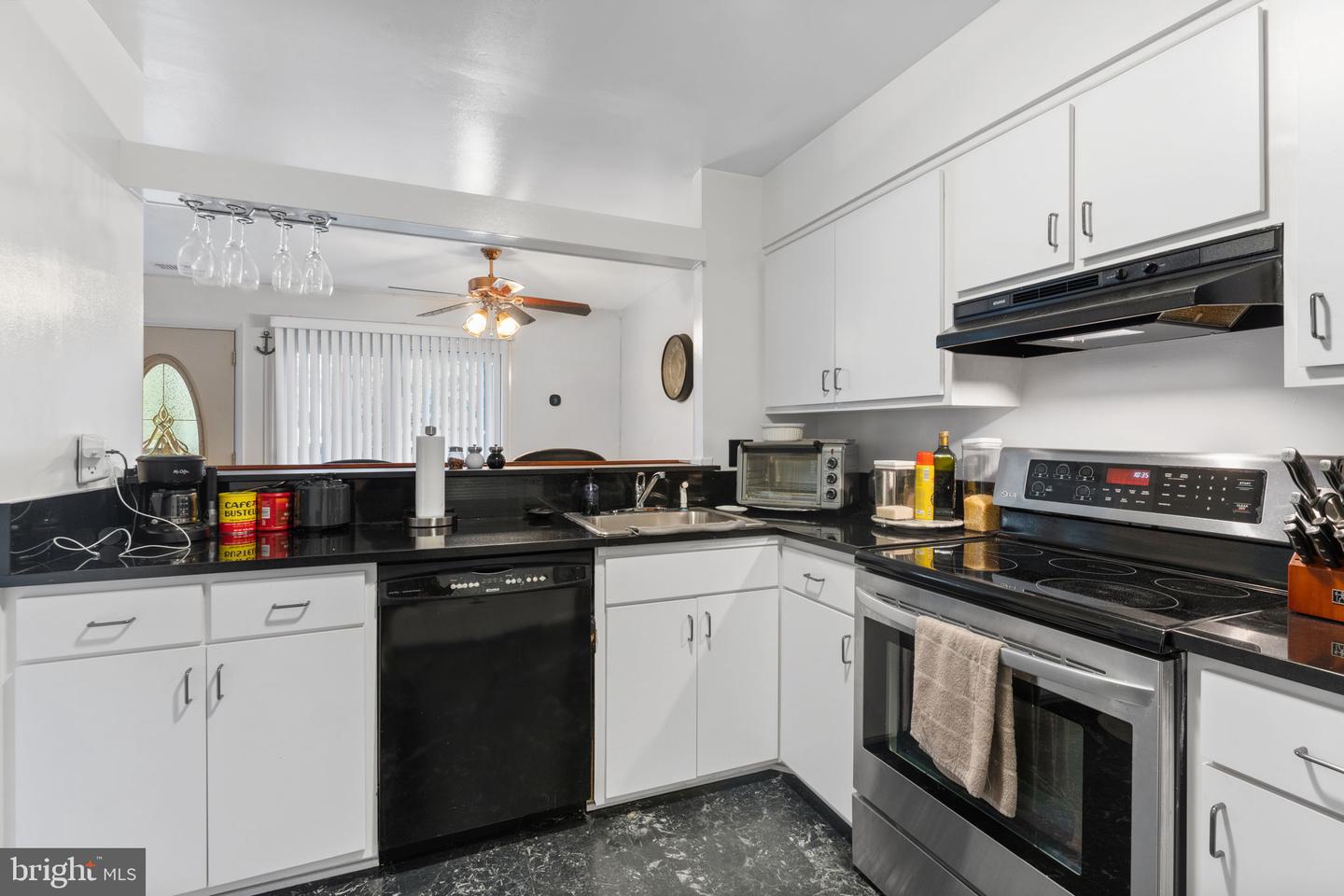 3950 WOODHUE PL #16, ALEXANDRIA, Virginia 22309, 2 Bedrooms Bedrooms, ,1 BathroomBathrooms,Residential,For sale,3950 WOODHUE PL #16,VAFX2235224 MLS # VAFX2235224