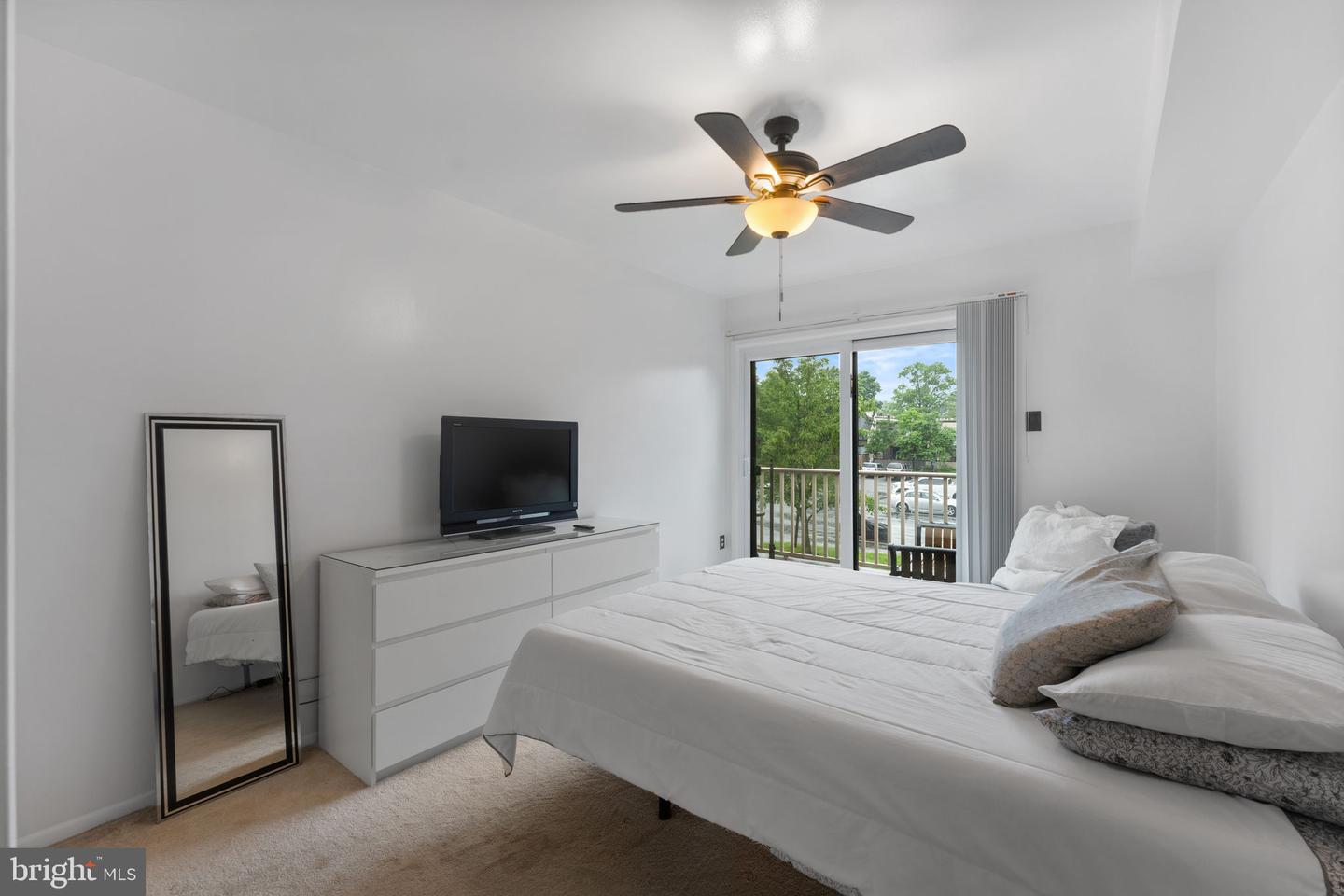 3950 WOODHUE PL #16, ALEXANDRIA, Virginia 22309, 2 Bedrooms Bedrooms, ,1 BathroomBathrooms,Residential,For sale,3950 WOODHUE PL #16,VAFX2235224 MLS # VAFX2235224