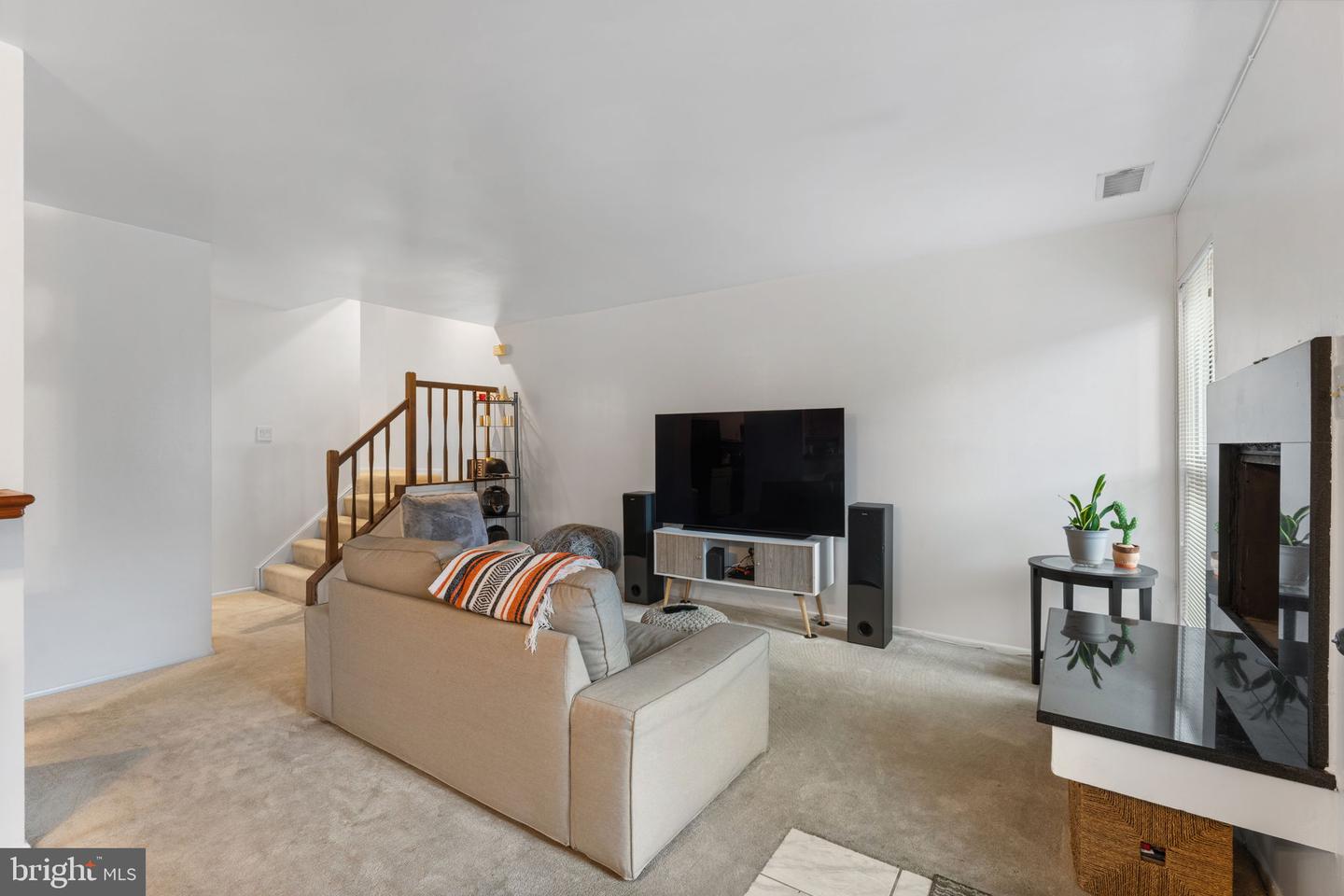 3950 WOODHUE PL #16, ALEXANDRIA, Virginia 22309, 2 Bedrooms Bedrooms, ,1 BathroomBathrooms,Residential,For sale,3950 WOODHUE PL #16,VAFX2235224 MLS # VAFX2235224
