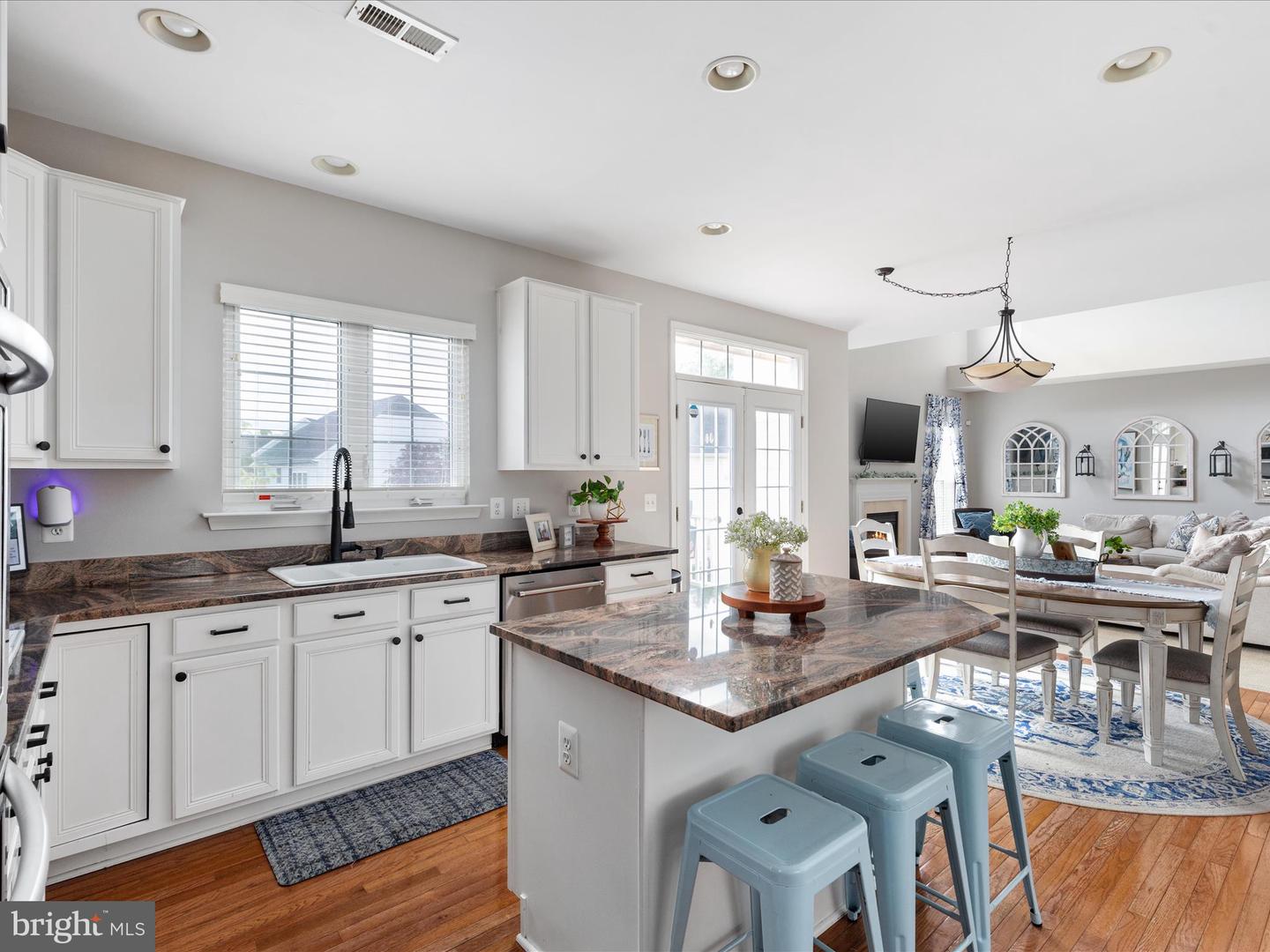 8705 LORDS VIEW LOOP, GAINESVILLE, Virginia 20155, 5 Bedrooms Bedrooms, ,4 BathroomsBathrooms,Residential,For sale,8705 LORDS VIEW LOOP,VAPW2092380 MLS # VAPW2092380