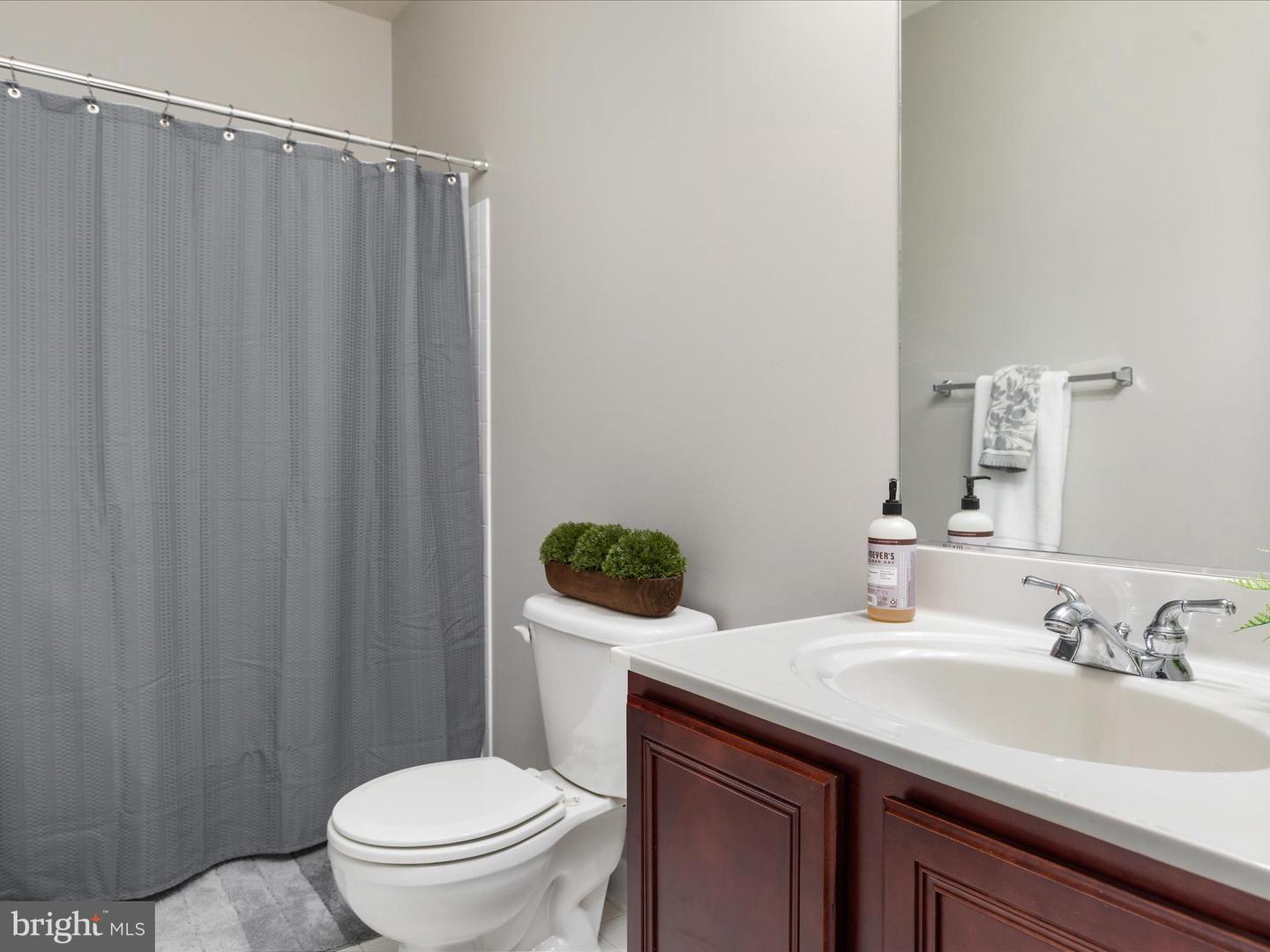 8705 LORDS VIEW LOOP, GAINESVILLE, Virginia 20155, 5 Bedrooms Bedrooms, ,4 BathroomsBathrooms,Residential,For sale,8705 LORDS VIEW LOOP,VAPW2092380 MLS # VAPW2092380