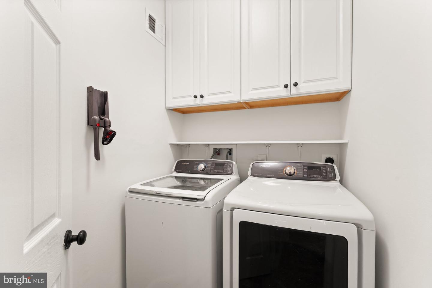 43205 CARDSTON PL, LEESBURG, Virginia 20176, 4 Bedrooms Bedrooms, ,2 BathroomsBathrooms,Residential,For sale,43205 CARDSTON PL,VALO2094326 MLS # VALO2094326