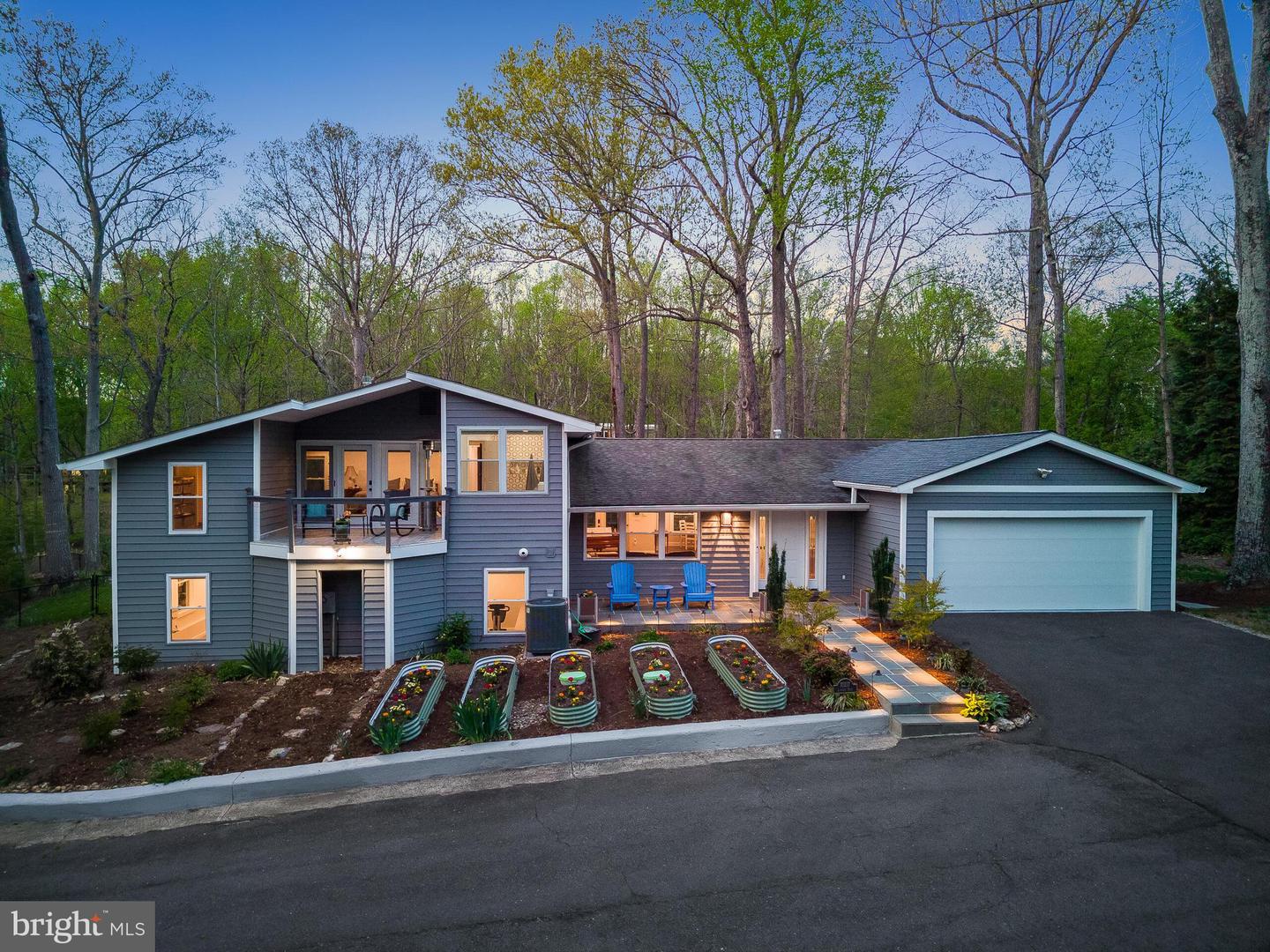 10217 LAWYERS RD, VIENNA, Virginia 22181, 4 Bedrooms Bedrooms, ,4 BathroomsBathrooms,Residential,For sale,10217 LAWYERS RD,VAFX2235354 MLS # VAFX2235354