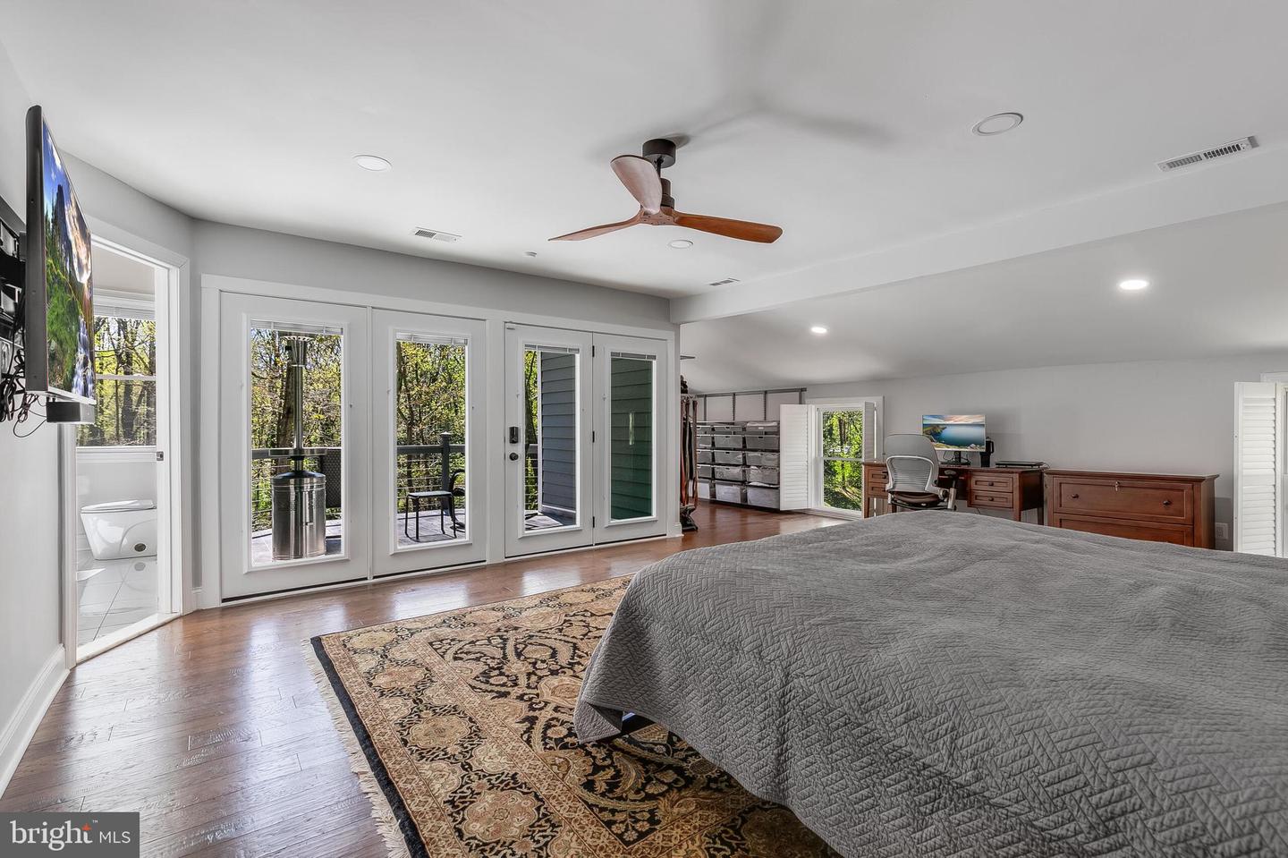 10217 LAWYERS RD, VIENNA, Virginia 22181, 4 Bedrooms Bedrooms, ,4 BathroomsBathrooms,Residential,For sale,10217 LAWYERS RD,VAFX2235354 MLS # VAFX2235354