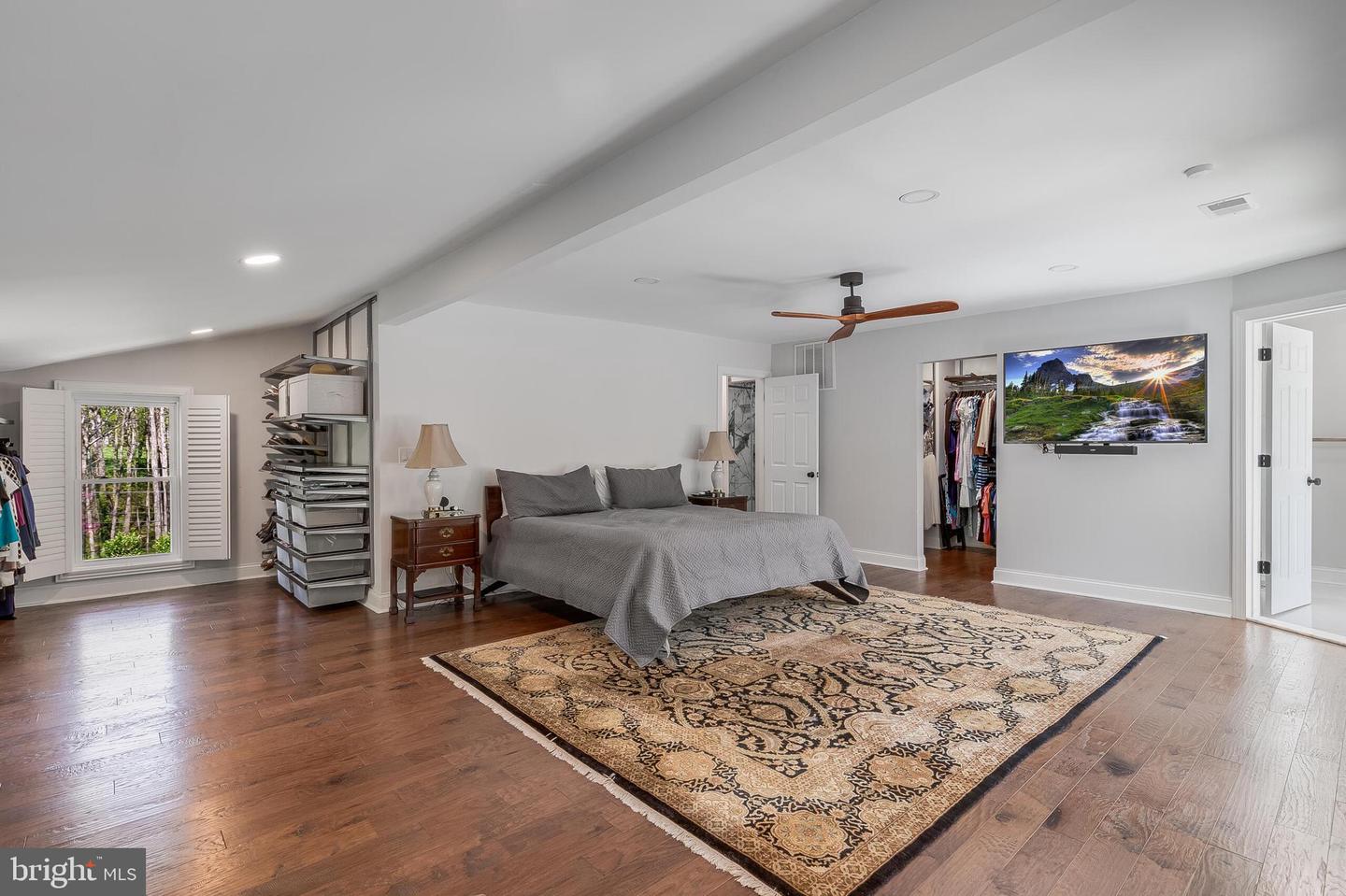 10217 LAWYERS RD, VIENNA, Virginia 22181, 4 Bedrooms Bedrooms, ,4 BathroomsBathrooms,Residential,For sale,10217 LAWYERS RD,VAFX2235354 MLS # VAFX2235354