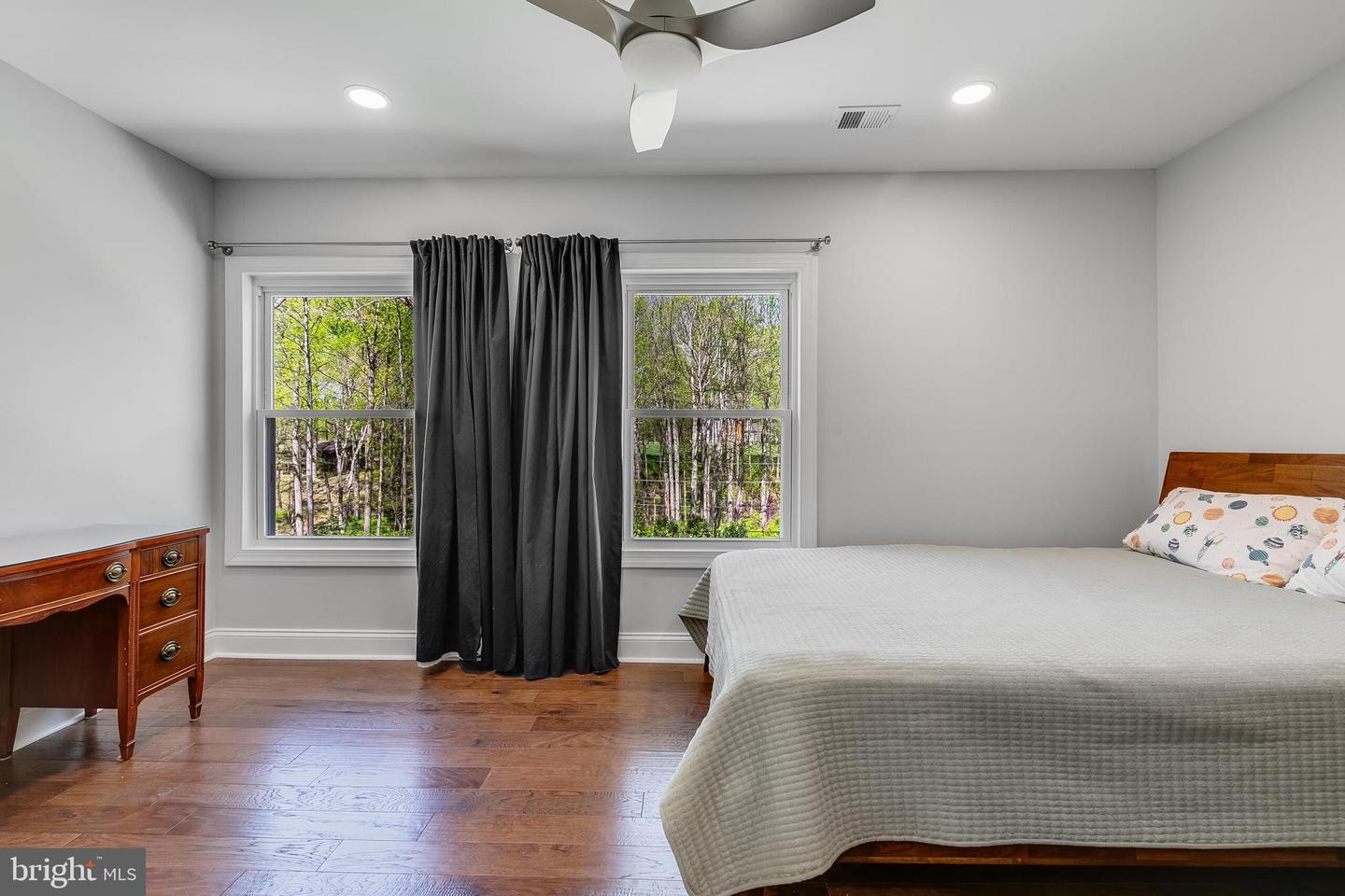 10217 LAWYERS RD, VIENNA, Virginia 22181, 4 Bedrooms Bedrooms, ,4 BathroomsBathrooms,Residential,For sale,10217 LAWYERS RD,VAFX2235354 MLS # VAFX2235354