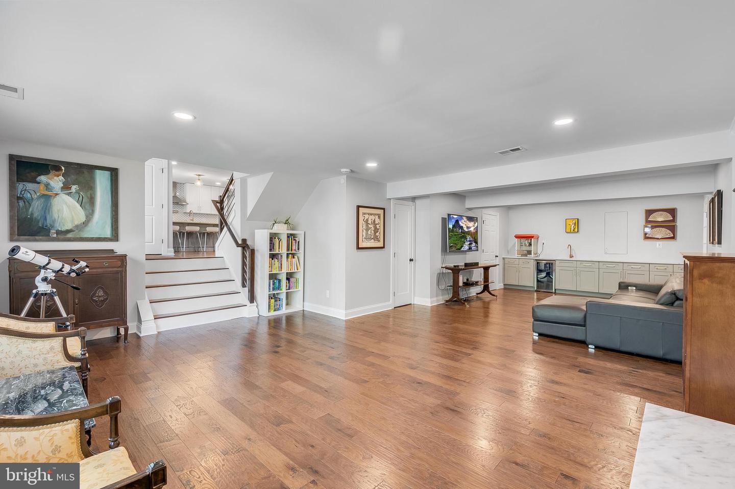 10217 LAWYERS RD, VIENNA, Virginia 22181, 4 Bedrooms Bedrooms, ,4 BathroomsBathrooms,Residential,For sale,10217 LAWYERS RD,VAFX2235354 MLS # VAFX2235354