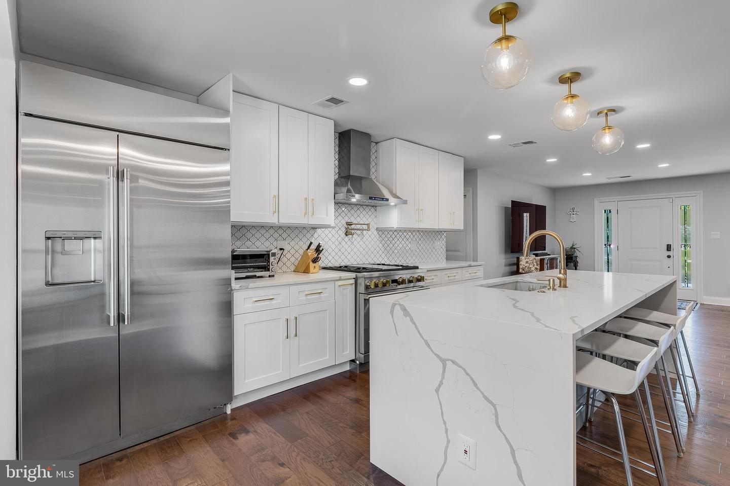 10217 LAWYERS RD, VIENNA, Virginia 22181, 4 Bedrooms Bedrooms, ,4 BathroomsBathrooms,Residential,For sale,10217 LAWYERS RD,VAFX2235354 MLS # VAFX2235354