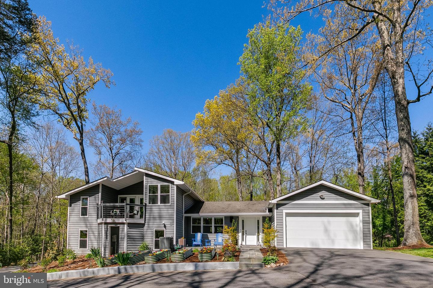10217 LAWYERS RD, VIENNA, Virginia 22181, 4 Bedrooms Bedrooms, ,4 BathroomsBathrooms,Residential,For sale,10217 LAWYERS RD,VAFX2235354 MLS # VAFX2235354