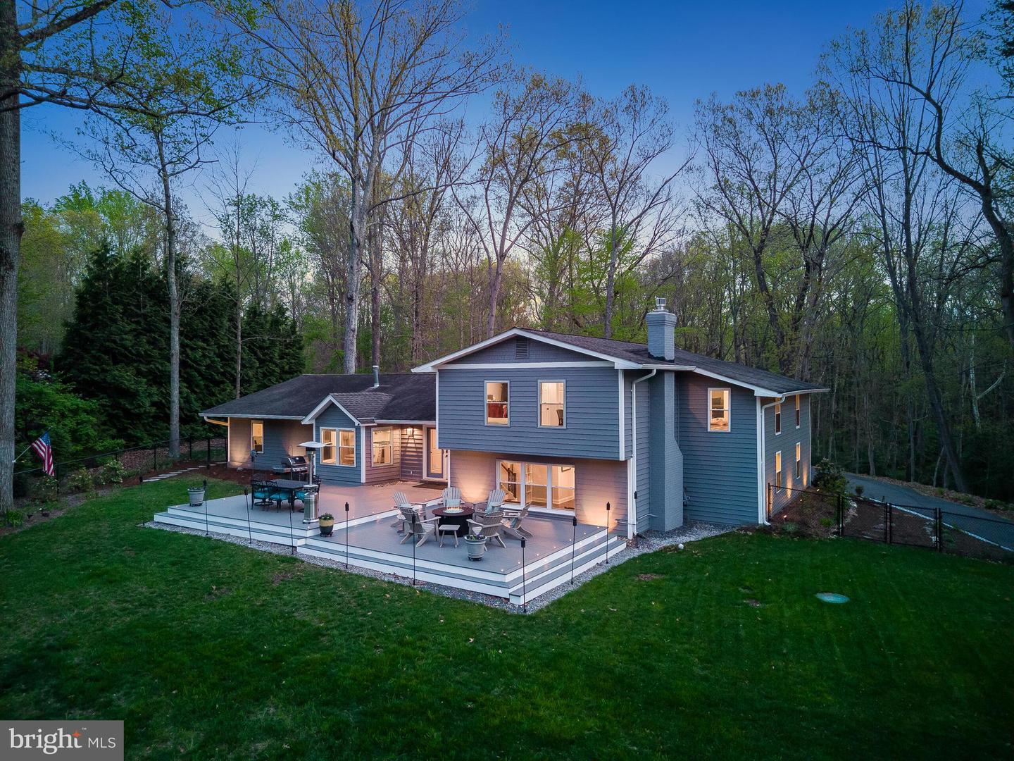 10217 LAWYERS RD, VIENNA, Virginia 22181, 4 Bedrooms Bedrooms, ,4 BathroomsBathrooms,Residential,For sale,10217 LAWYERS RD,VAFX2235354 MLS # VAFX2235354