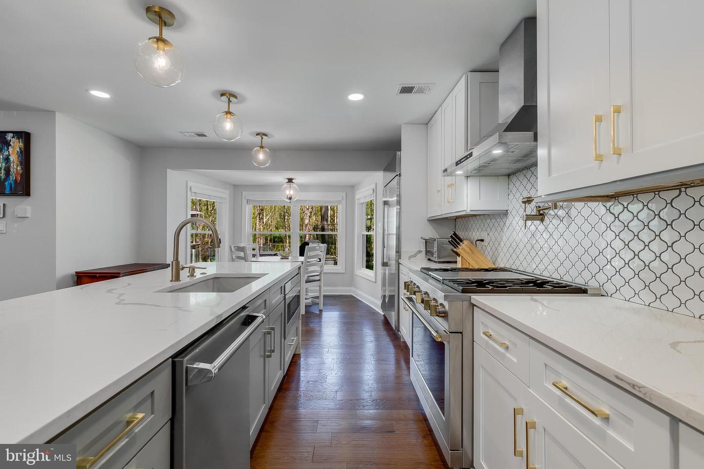 10217 LAWYERS RD, VIENNA, Virginia 22181, 4 Bedrooms Bedrooms, ,4 BathroomsBathrooms,Residential,For sale,10217 LAWYERS RD,VAFX2235354 MLS # VAFX2235354