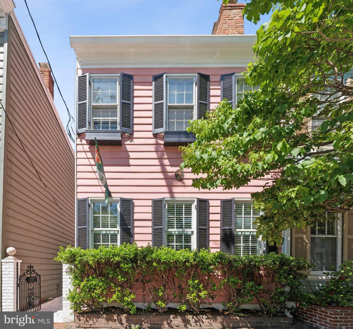 427 QUEEN ST, ALEXANDRIA, Virginia 22314, 4 Bedrooms Bedrooms, ,2 BathroomsBathrooms,Residential,For sale,427 QUEEN ST,VAAX2044370 MLS # VAAX2044370
