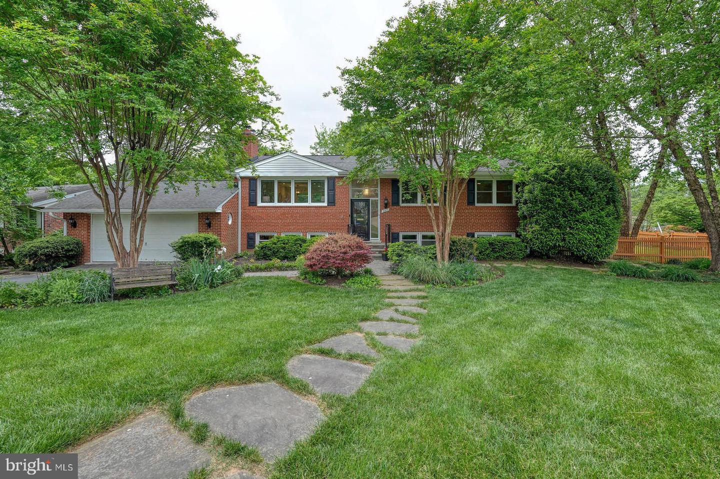 6511 ENGEL DR, MCLEAN, Virginia 22101, 5 Bedrooms Bedrooms, ,3 BathroomsBathrooms,Residential,For sale,6511 ENGEL DR,VAFX2235634 MLS # VAFX2235634