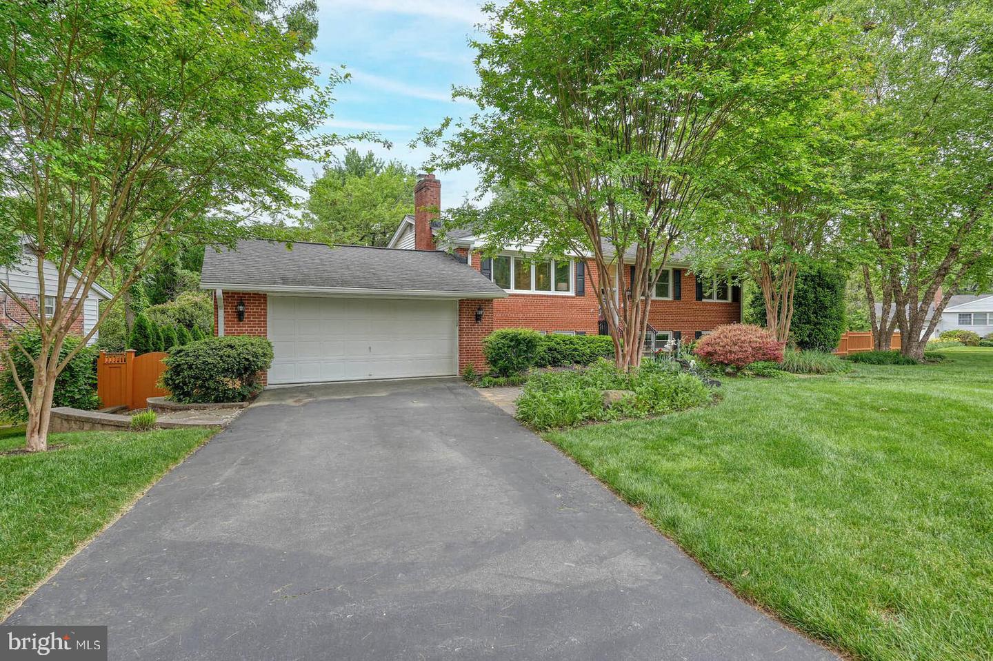 6511 ENGEL DR, MCLEAN, Virginia 22101, 5 Bedrooms Bedrooms, ,3 BathroomsBathrooms,Residential,For sale,6511 ENGEL DR,VAFX2235634 MLS # VAFX2235634
