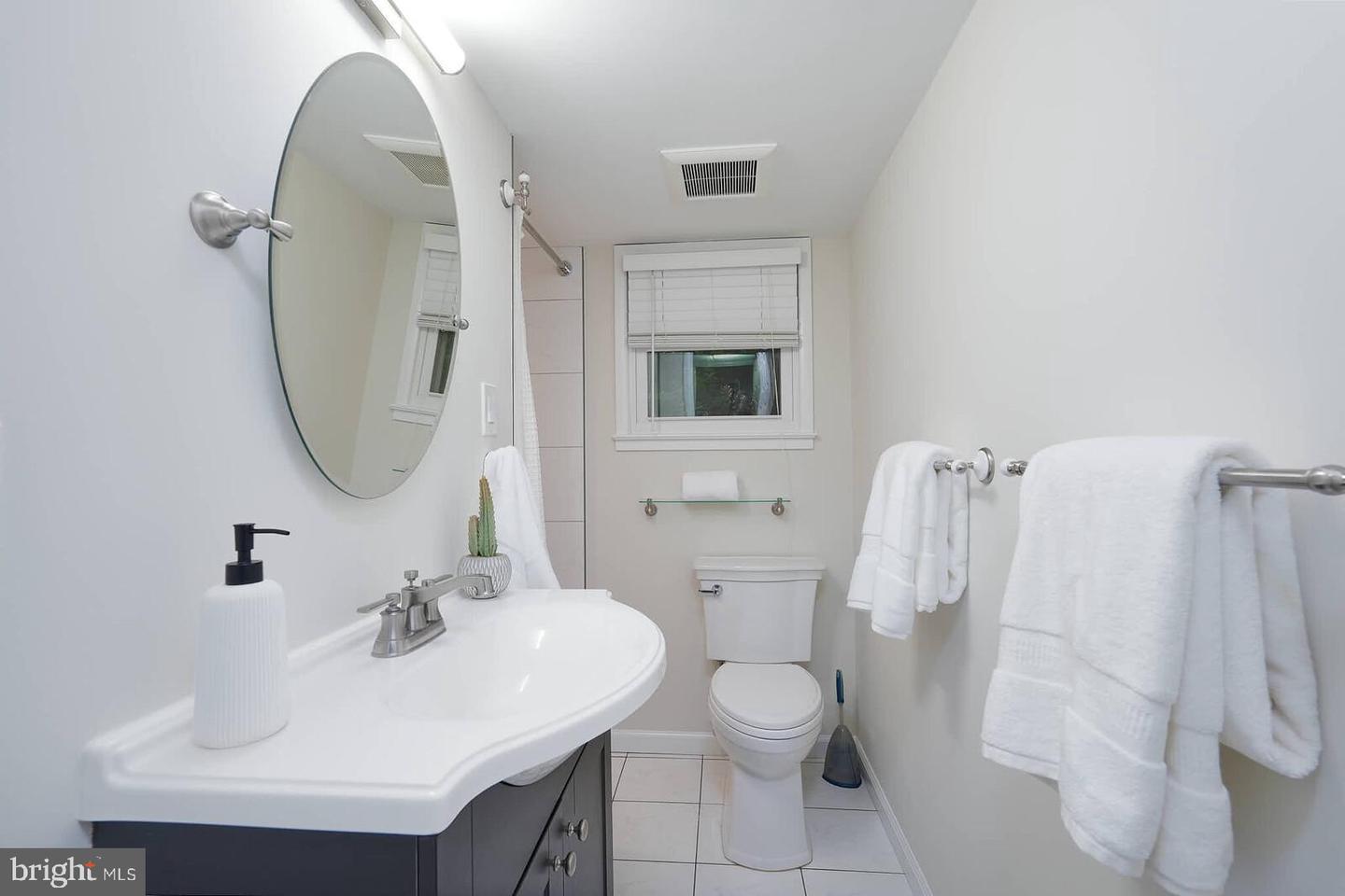 6511 ENGEL DR, MCLEAN, Virginia 22101, 5 Bedrooms Bedrooms, ,3 BathroomsBathrooms,Residential,For sale,6511 ENGEL DR,VAFX2235634 MLS # VAFX2235634