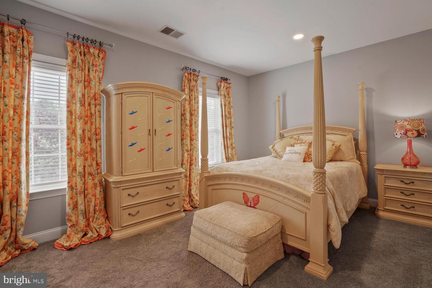 2960 TROUSSEAU LN, OAKTON, Virginia 22124, 5 Bedrooms Bedrooms, ,4 BathroomsBathrooms,Residential,For sale,2960 TROUSSEAU LN,VAFX2235672 MLS # VAFX2235672