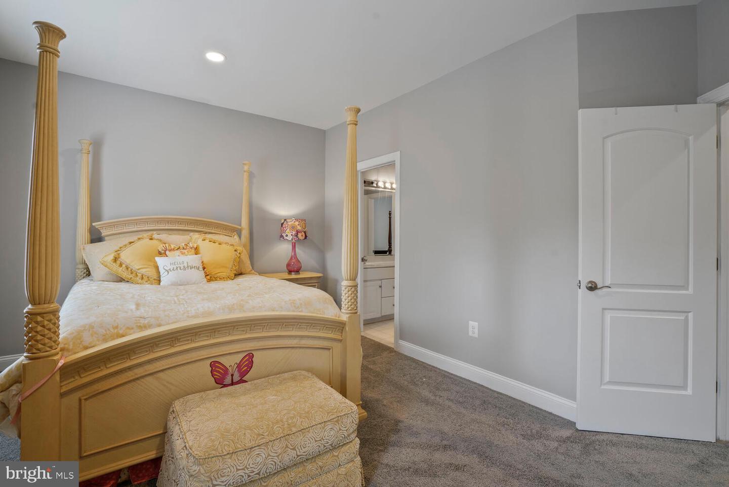 2960 TROUSSEAU LN, OAKTON, Virginia 22124, 5 Bedrooms Bedrooms, ,4 BathroomsBathrooms,Residential,For sale,2960 TROUSSEAU LN,VAFX2235672 MLS # VAFX2235672