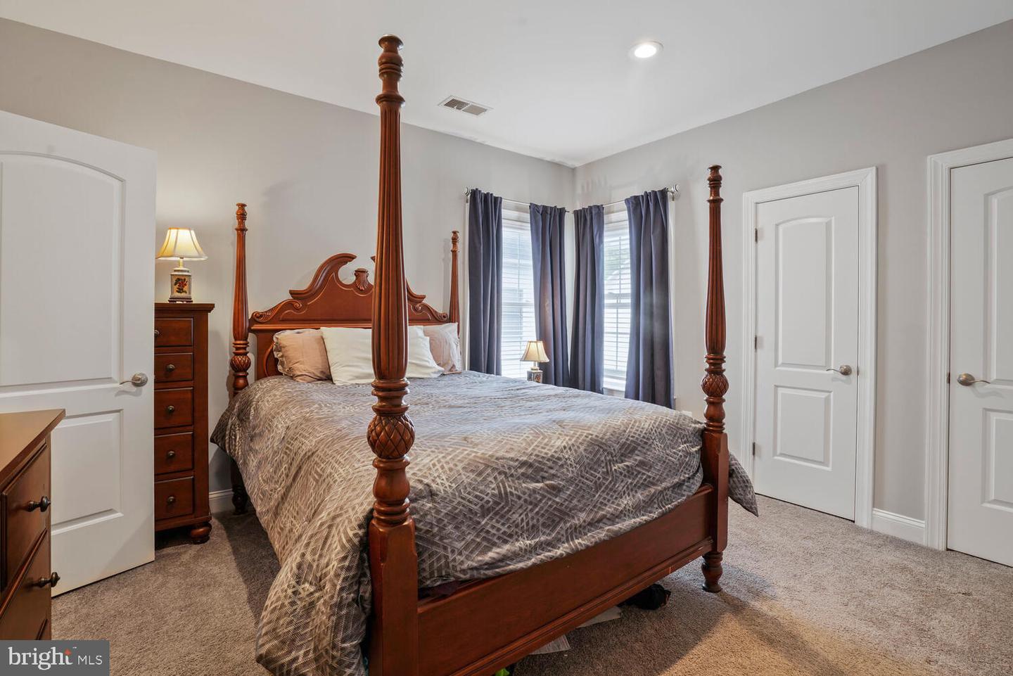 2960 TROUSSEAU LN, OAKTON, Virginia 22124, 5 Bedrooms Bedrooms, ,4 BathroomsBathrooms,Residential,For sale,2960 TROUSSEAU LN,VAFX2235672 MLS # VAFX2235672