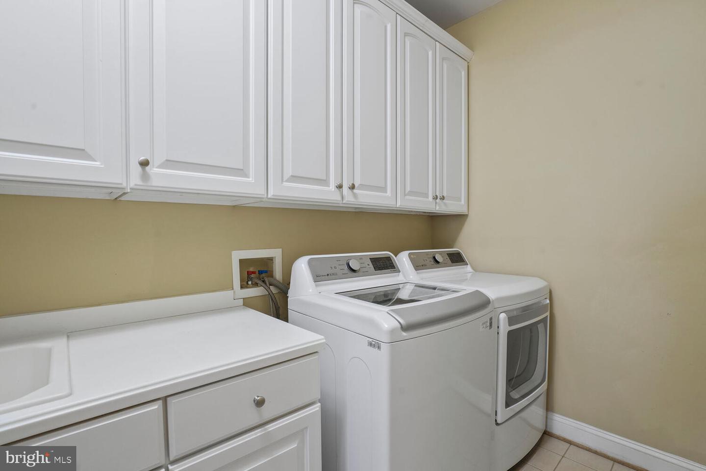 2960 TROUSSEAU LN, OAKTON, Virginia 22124, 5 Bedrooms Bedrooms, ,4 BathroomsBathrooms,Residential,For sale,2960 TROUSSEAU LN,VAFX2235672 MLS # VAFX2235672