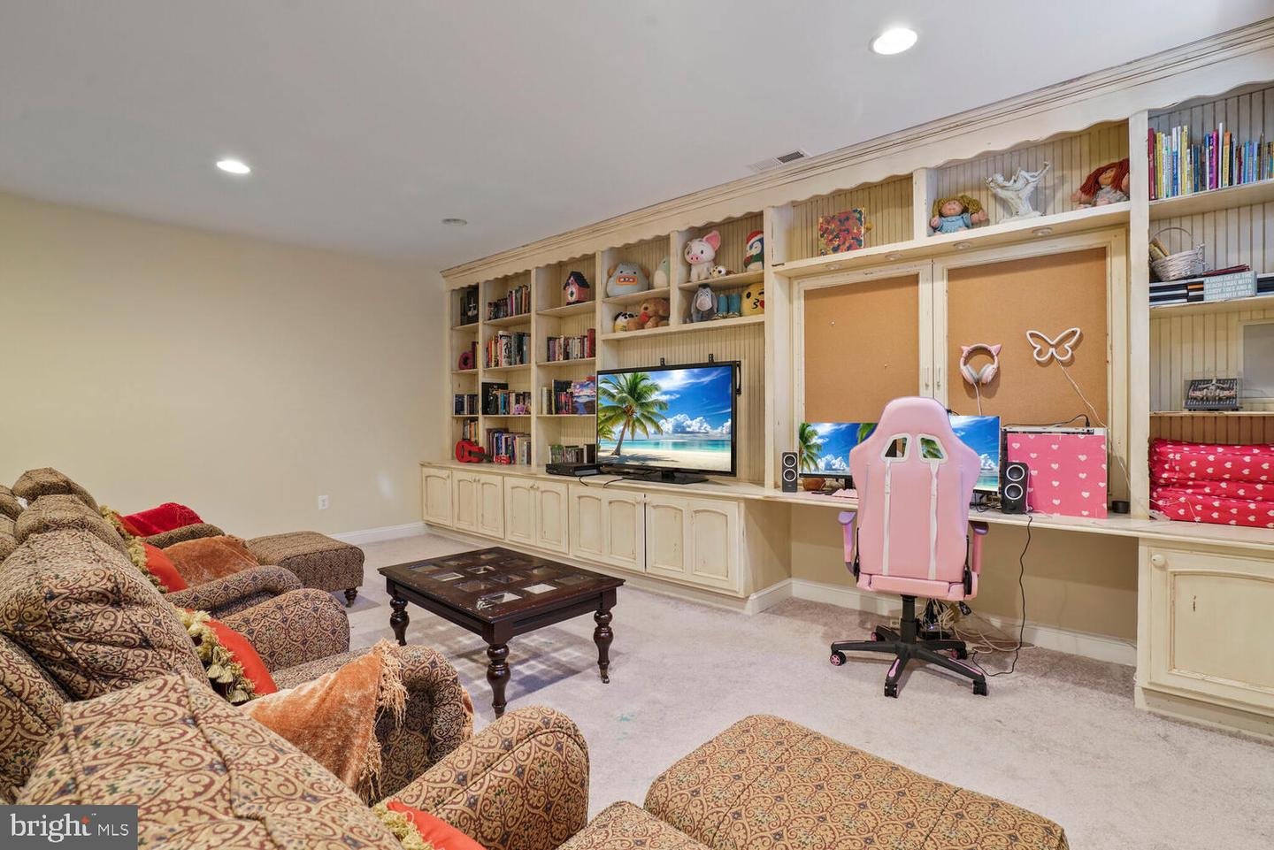 2960 TROUSSEAU LN, OAKTON, Virginia 22124, 5 Bedrooms Bedrooms, ,4 BathroomsBathrooms,Residential,For sale,2960 TROUSSEAU LN,VAFX2235672 MLS # VAFX2235672