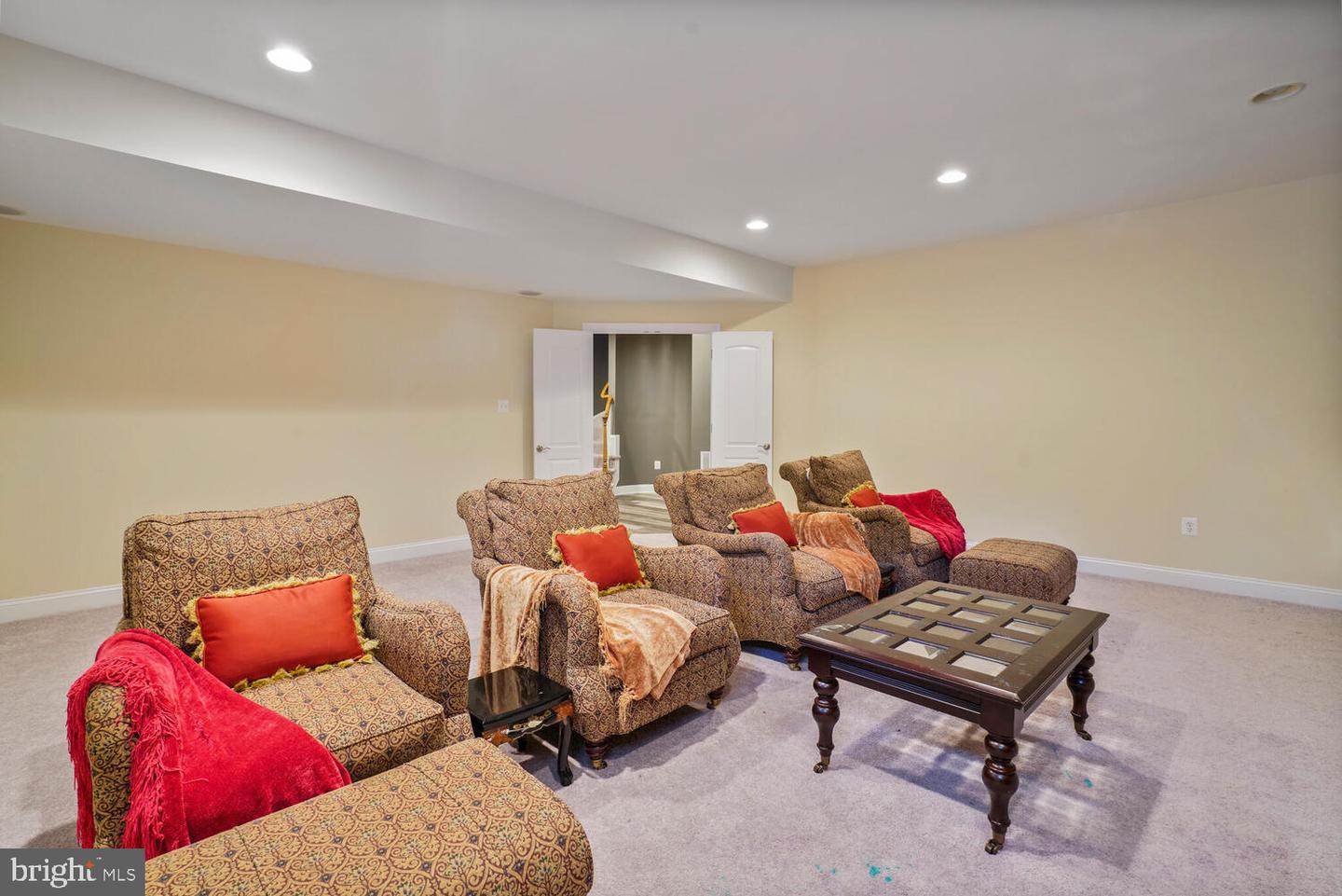 2960 TROUSSEAU LN, OAKTON, Virginia 22124, 5 Bedrooms Bedrooms, ,4 BathroomsBathrooms,Residential,For sale,2960 TROUSSEAU LN,VAFX2235672 MLS # VAFX2235672