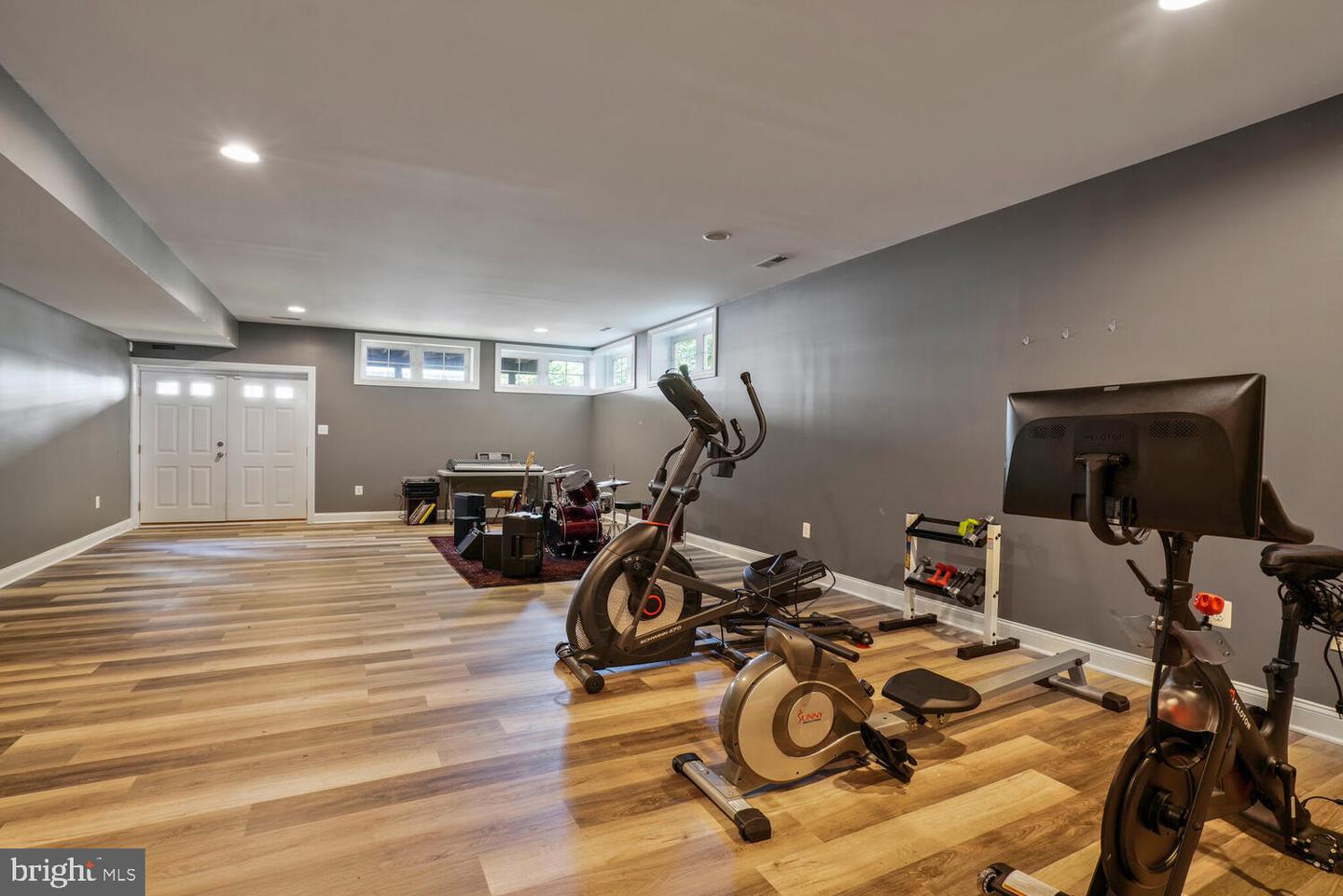 2960 TROUSSEAU LN, OAKTON, Virginia 22124, 5 Bedrooms Bedrooms, ,4 BathroomsBathrooms,Residential,For sale,2960 TROUSSEAU LN,VAFX2235672 MLS # VAFX2235672